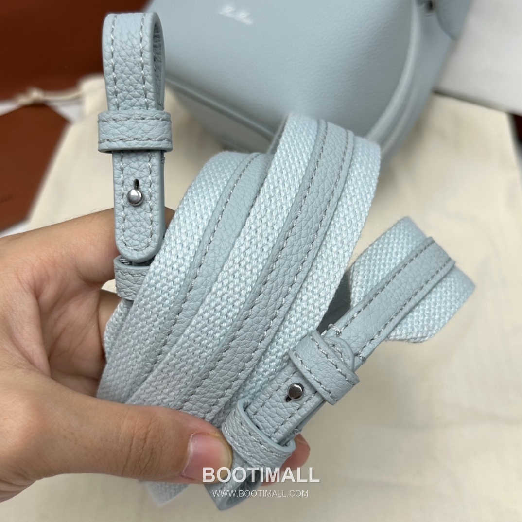 Loro Piana Pian Calfskin Light Blue Bucket Bag 로로피아나 Pian 카프스킨 라이트 블루 버킷백 7