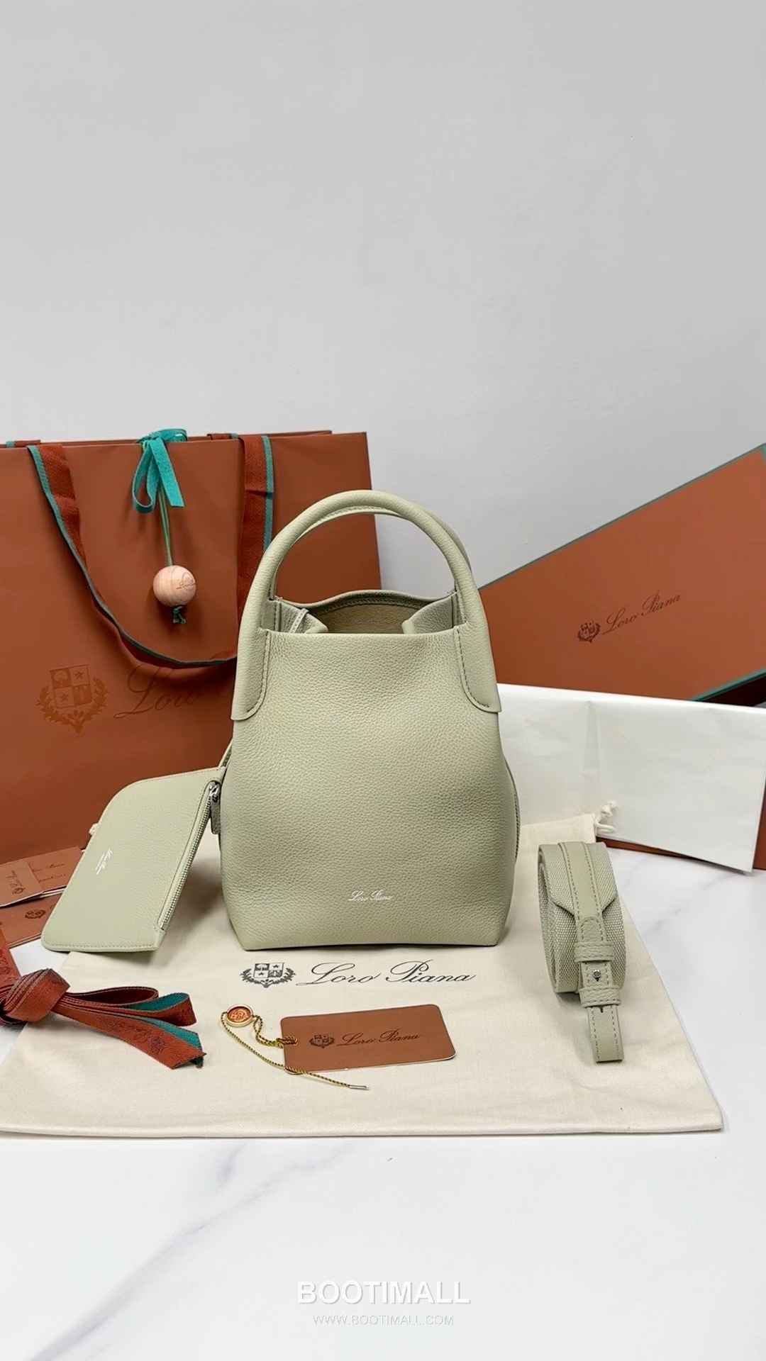 Loro Piana Bale Bag Medium Calfskin 로로피아나 베일 카프스킨 버킷백 21cm 1
