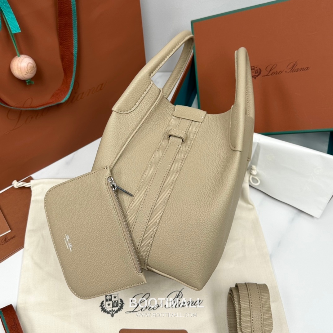 Loro Piana Bale Bag Medium Calfskin 로로피아나 베일 카프스킨 버킷백 21cm 9