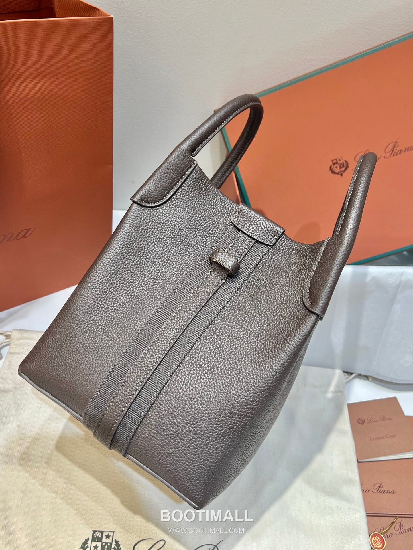 Loro Piana Bale Bag Medium Calfskin 로로피아나 베일 카프스킨 버킷백 21cm 10