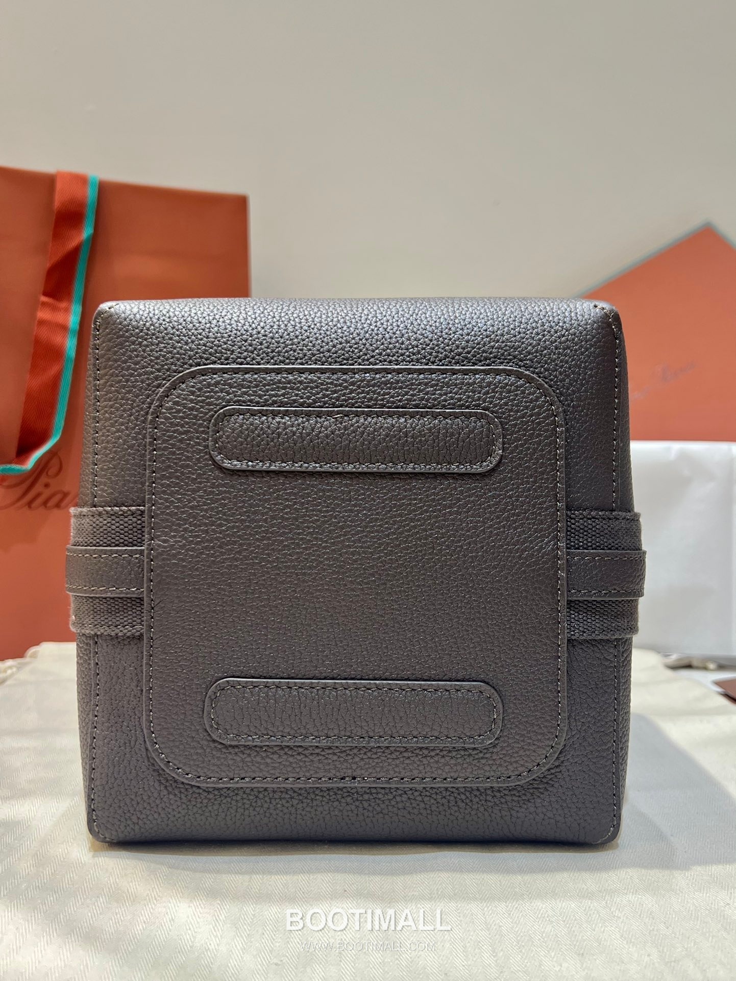 Loro Piana Bale Bag Medium Calfskin 로로피아나 베일 카프스킨 버킷백 21cm 11