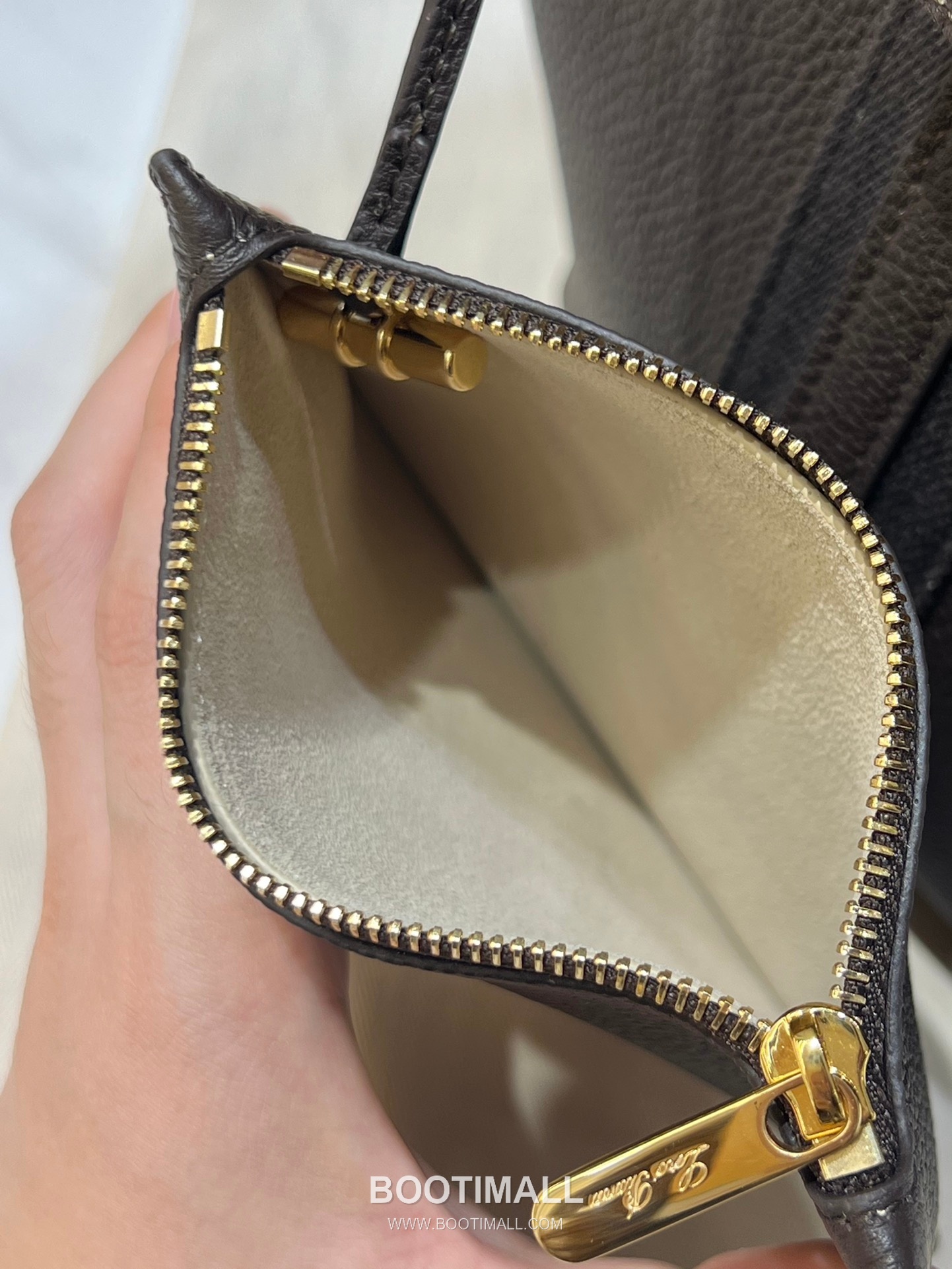 Loro Piana Bale Bag Medium Calfskin 로로피아나 베일 카프스킨 버킷백 21cm 15