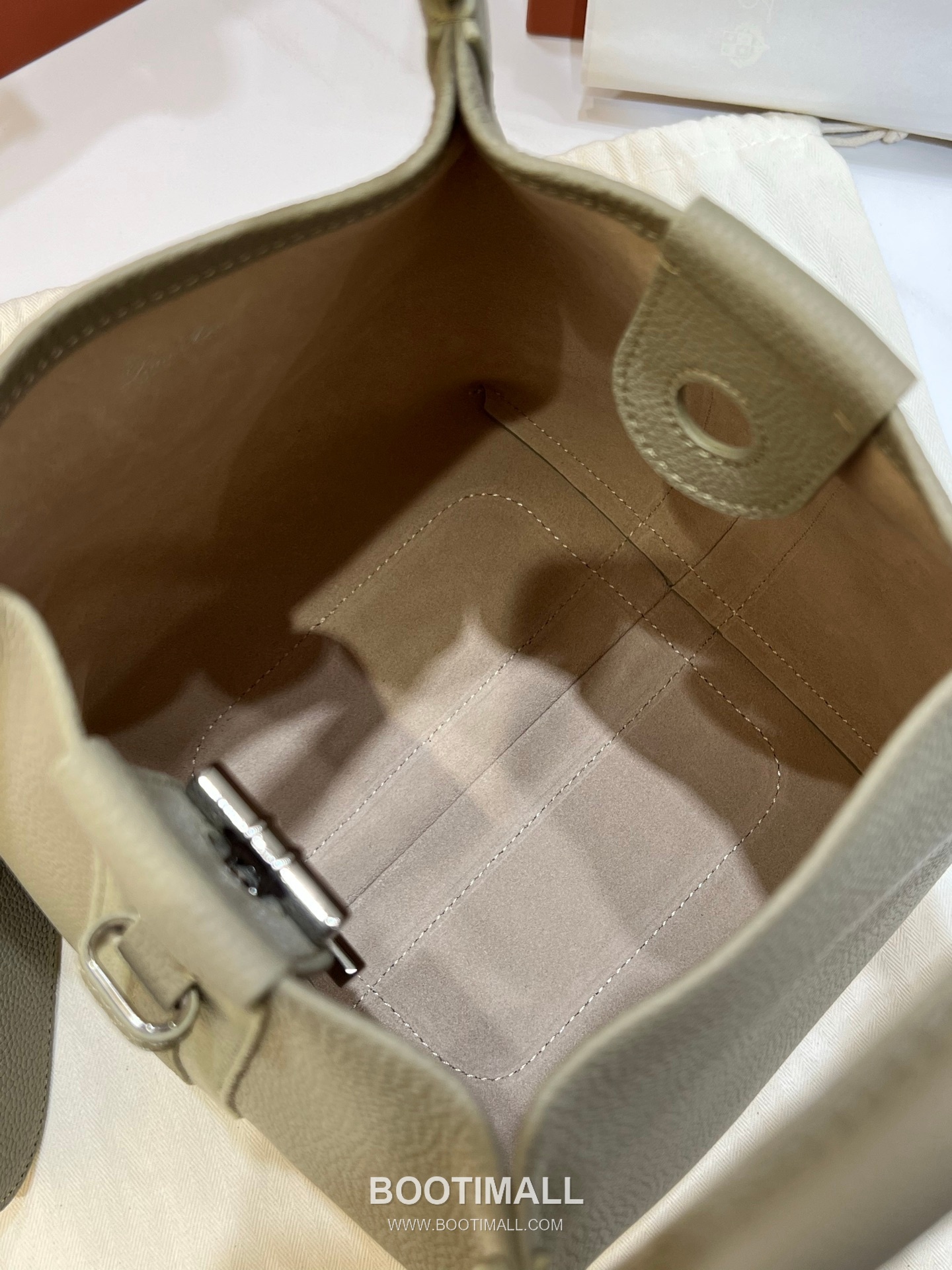 Loro Piana Bale Bag Medium Calfskin 로로피아나 베일 카프스킨 버킷백 21cm 5