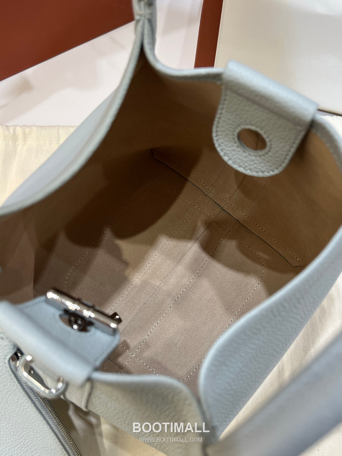 Loro Piana Bale Bag Medium Calfskin 로로피아나 베일 카프스킨 버킷백 21cm 9