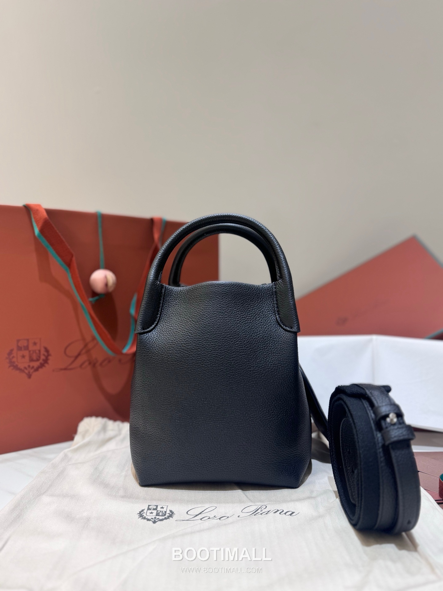 Loro Piana Bale Bag Medium Calfskin 로로피아나 베일 카프스킨 버킷백 21cm 2