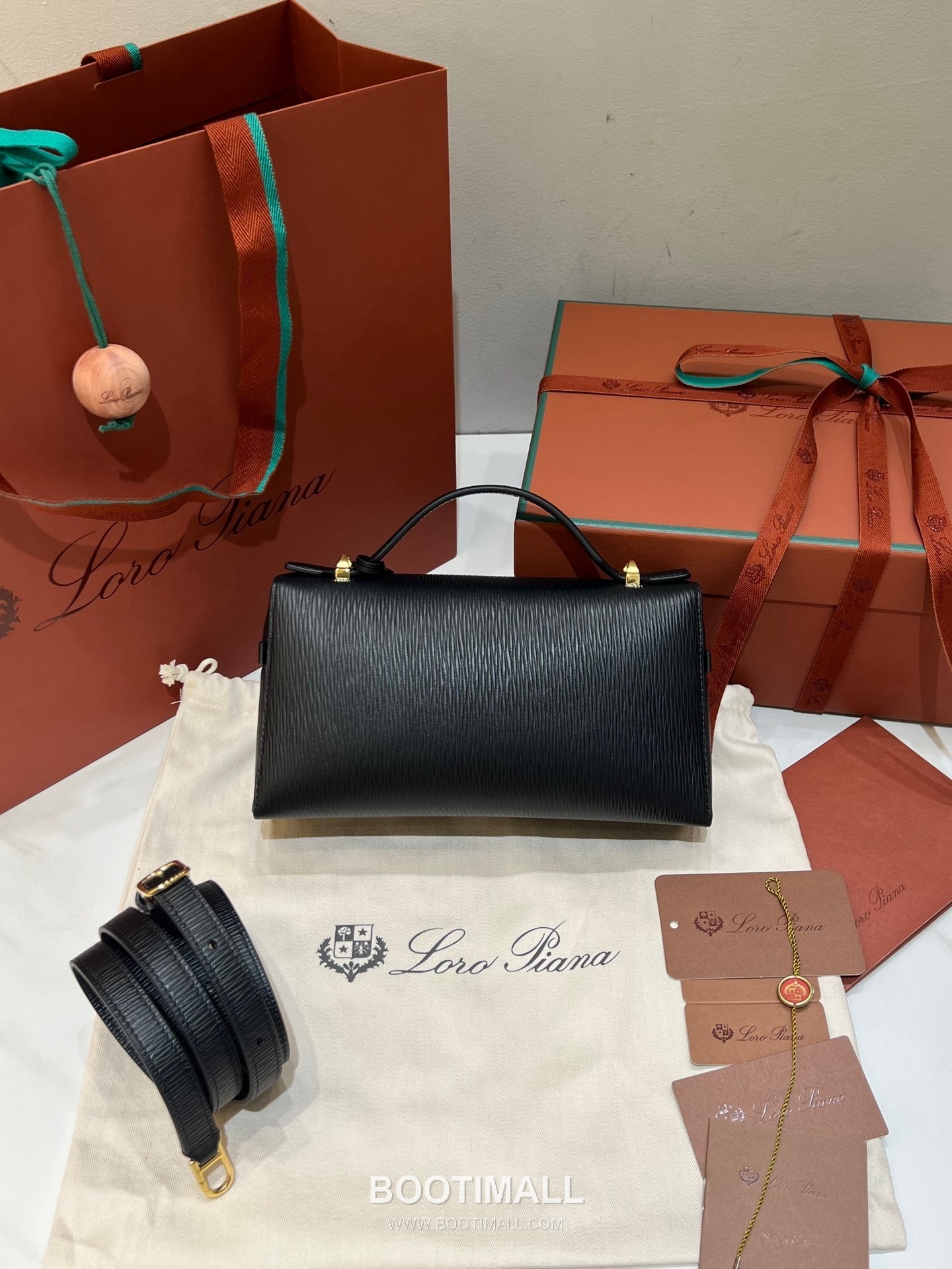 Loro Piana Extra Bag 23 Saddle Leather Black Top Handle 로로피아나 엑스트라 백 23 새들 레더 블랙 탑핸들백 23cm 11