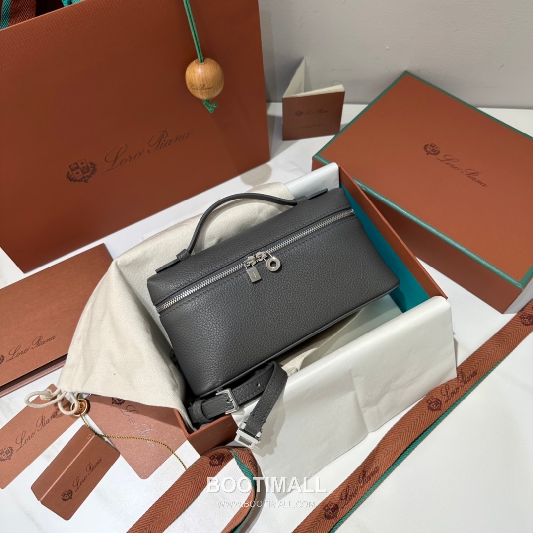 Loro Piana Extra Pocket L19 Woven Calfskin Bag 로로피아나 엑스트라 포켓 L19 위빙 카프스킨 탑핸들 크로스백 19cm 1
