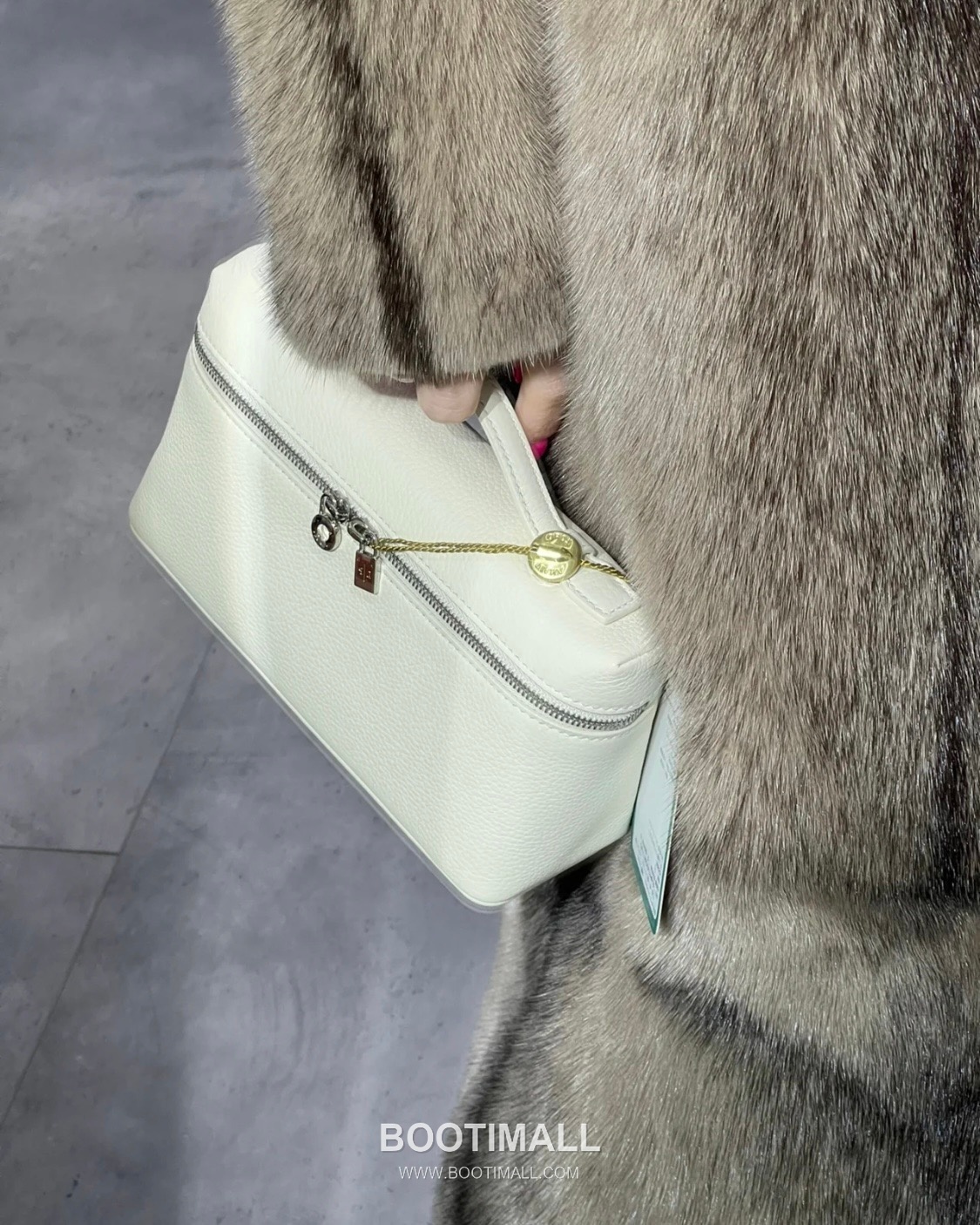 Loro Piana Extra Pocket L19 Calfskin Bag 로로피아나 엑스트라 포켓 L19 카프스킨 탑핸들 크로스백 19cm 5