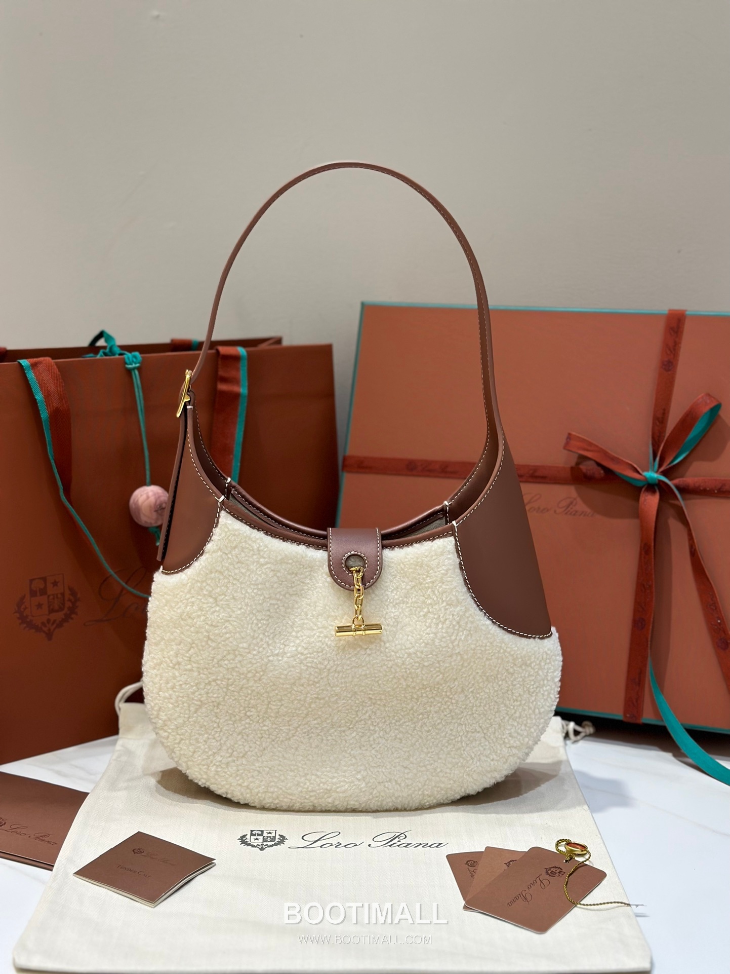 Loro Piana Bobbin Wool Calfskin Shoulder Bag 로로피아나 보빈 울 카프스킨 숄더백 32cm 6