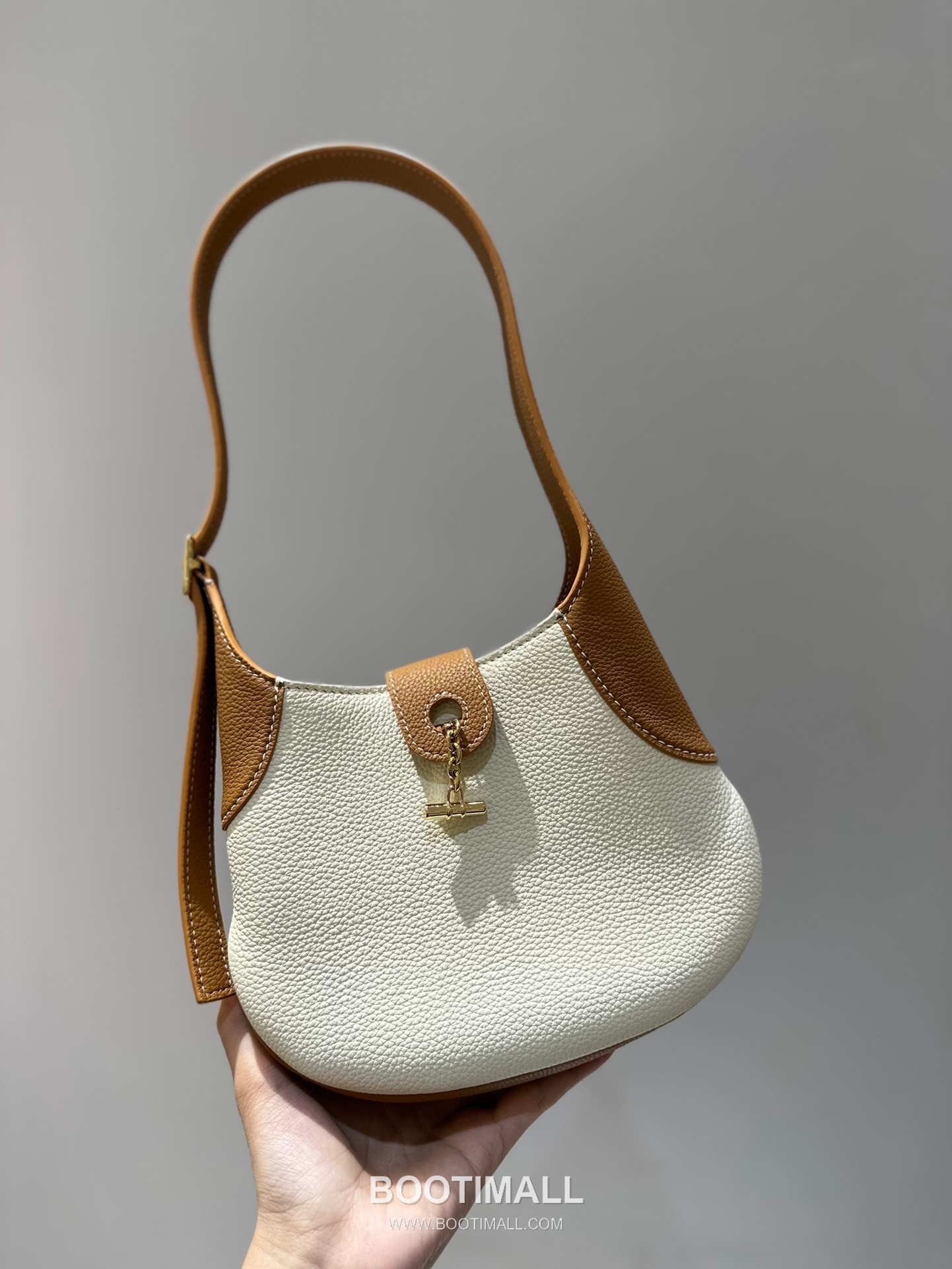 Loro Piana Bobbin Small Canvas Shoulder Bag 로로피아나 보빈 스몰 캔버스 숄더백 19cm 3