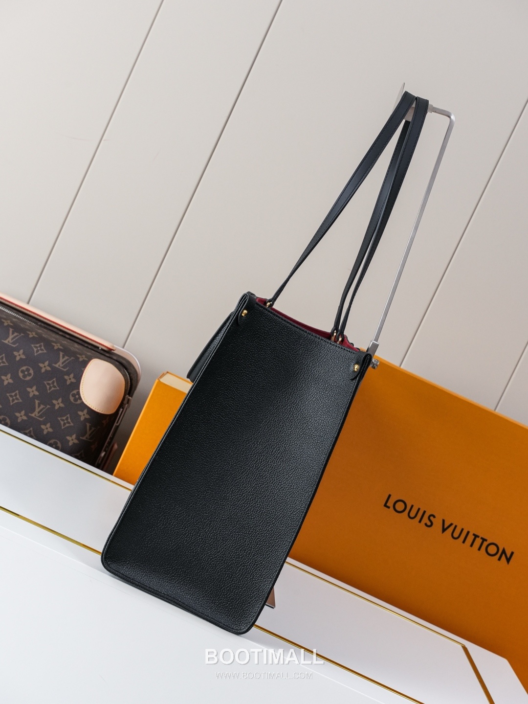 Louis Vuitton OnTheGo Monogram Empreinte Tote Bag 루이비통 온더고 모노그램 앙프렝뜨 토트백 M45945 41cm 2