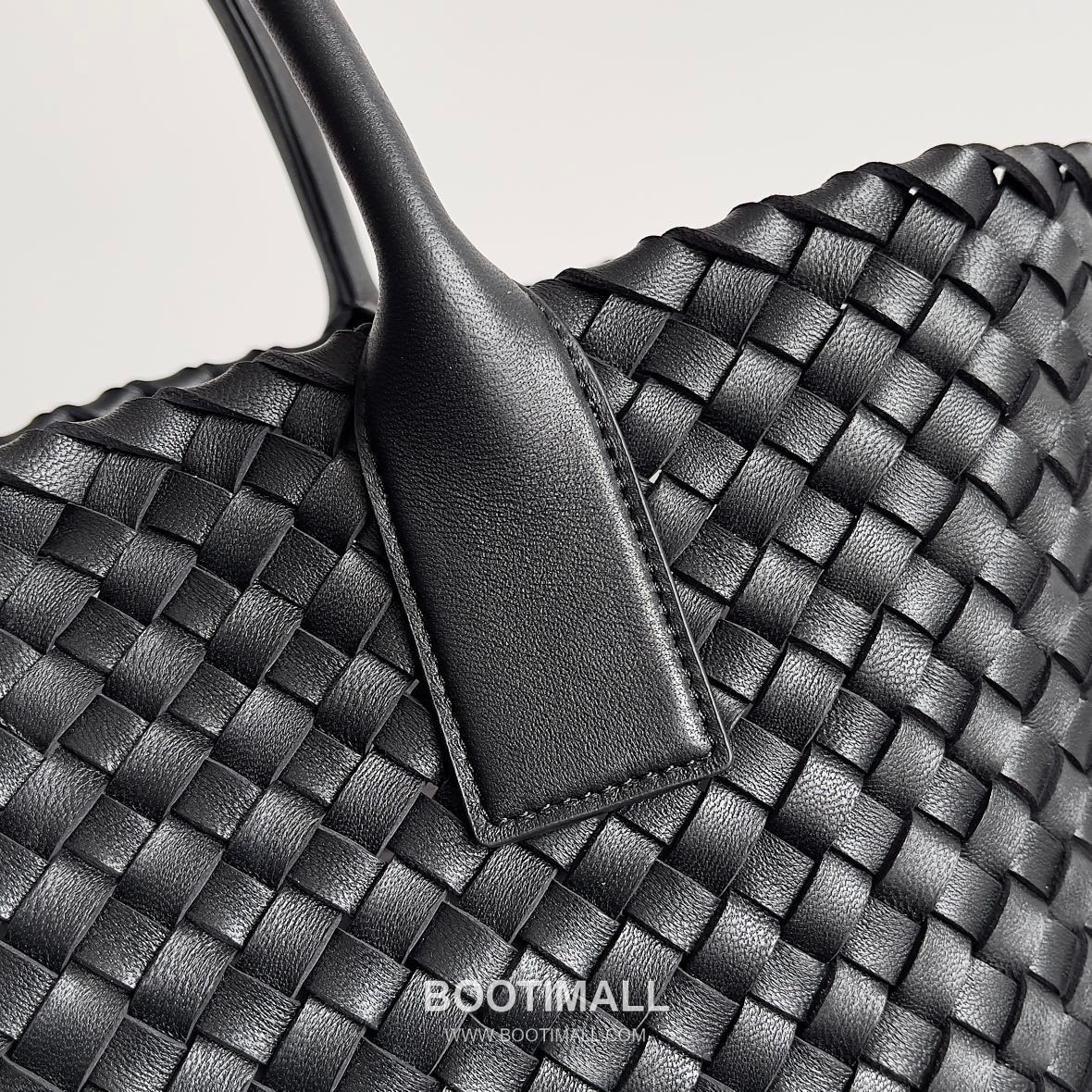 Bottega Veneta Cabat Intrecciato Nappa Leather Tote Bag 보테가베네타 카바 인트레치아토 나파 토트백 48cm 5