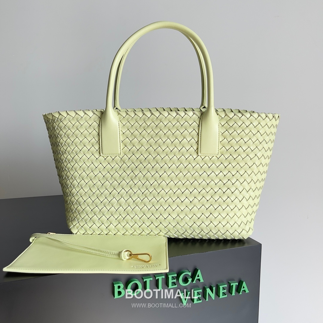 Bottega Veneta Cabat Intrecciato Nappa Leather Tote Bag 보테가베네타 카바 인트레치아토 나파 토트백 48cm 1