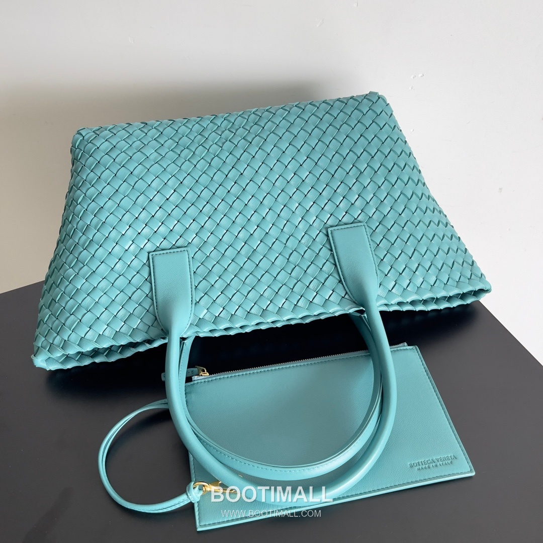 Bottega Veneta Cabat Intrecciato Nappa Leather Tote Bag 보테가베네타 카바 인트레치아토 나파 토트백 48cm 2