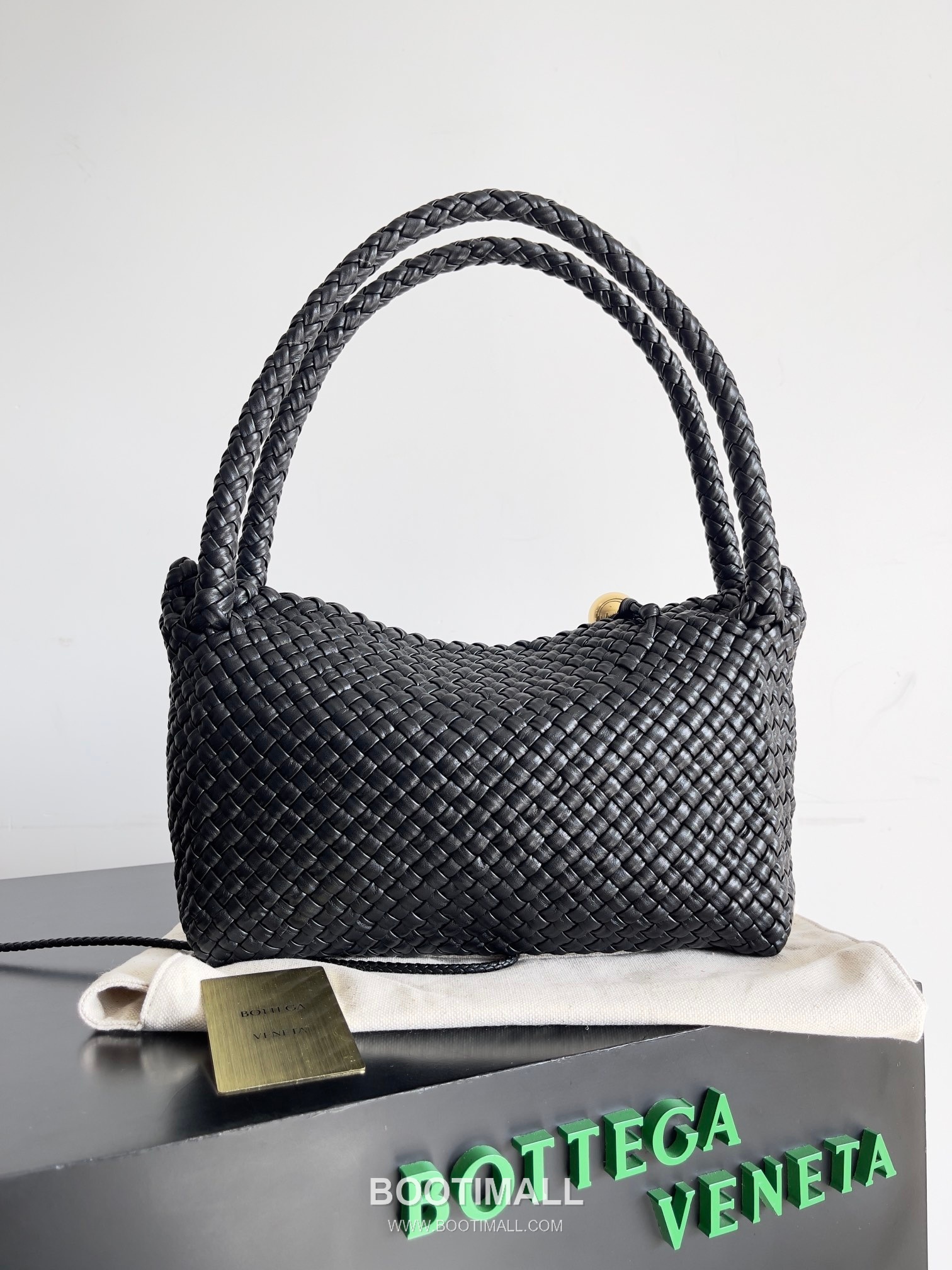 Bottega Veneta Tosca Intrecciato Nappa Leather Shoulder Bag 보테가베네타 토스카 인트레치아토 나파 숄더백 27cm 3