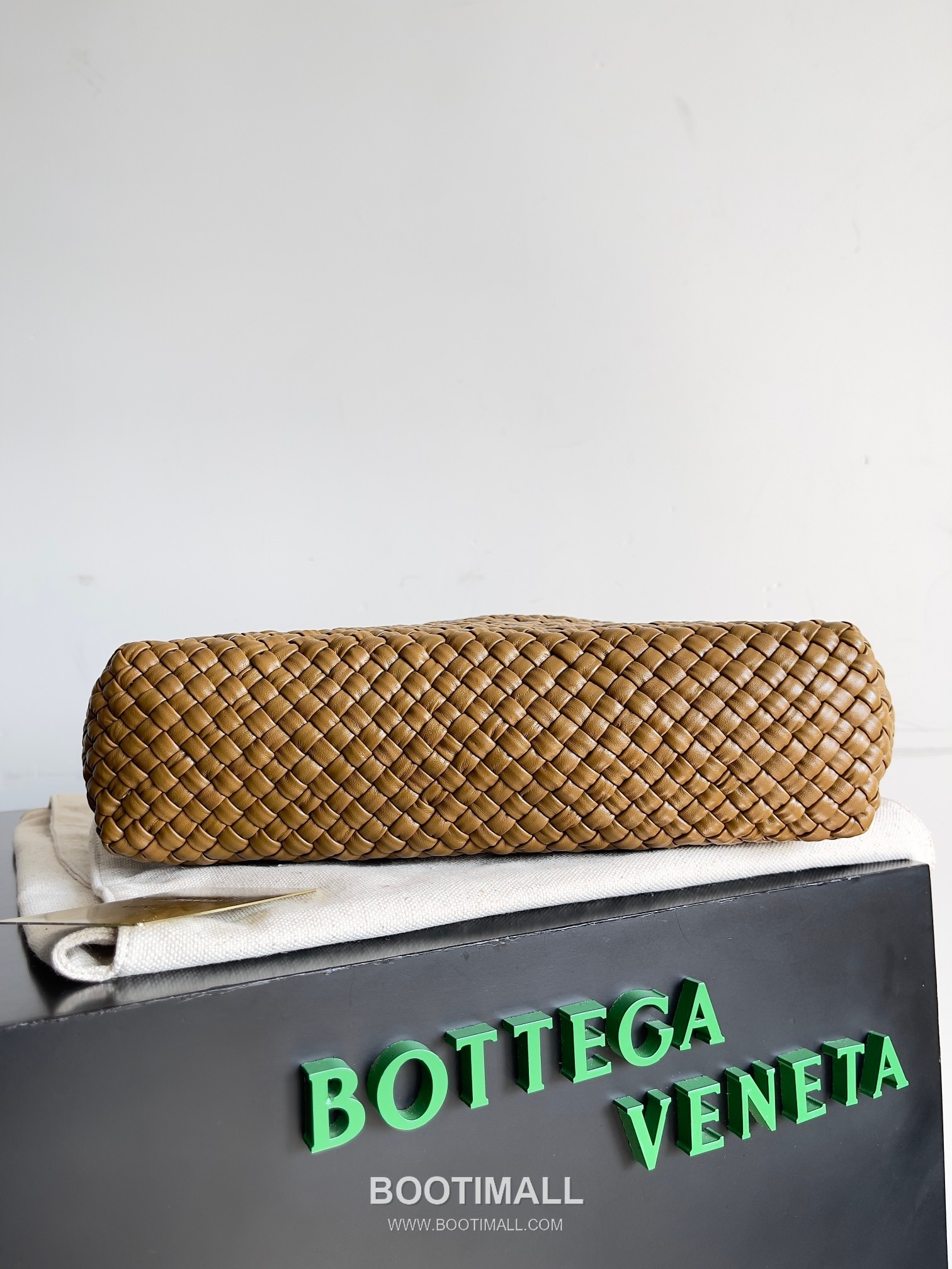 Bottega Veneta Tosca Intrecciato Nappa Leather Shoulder Bag 보테가베네타 토스카 인트레치아토 나파 숄더백 27cm 2
