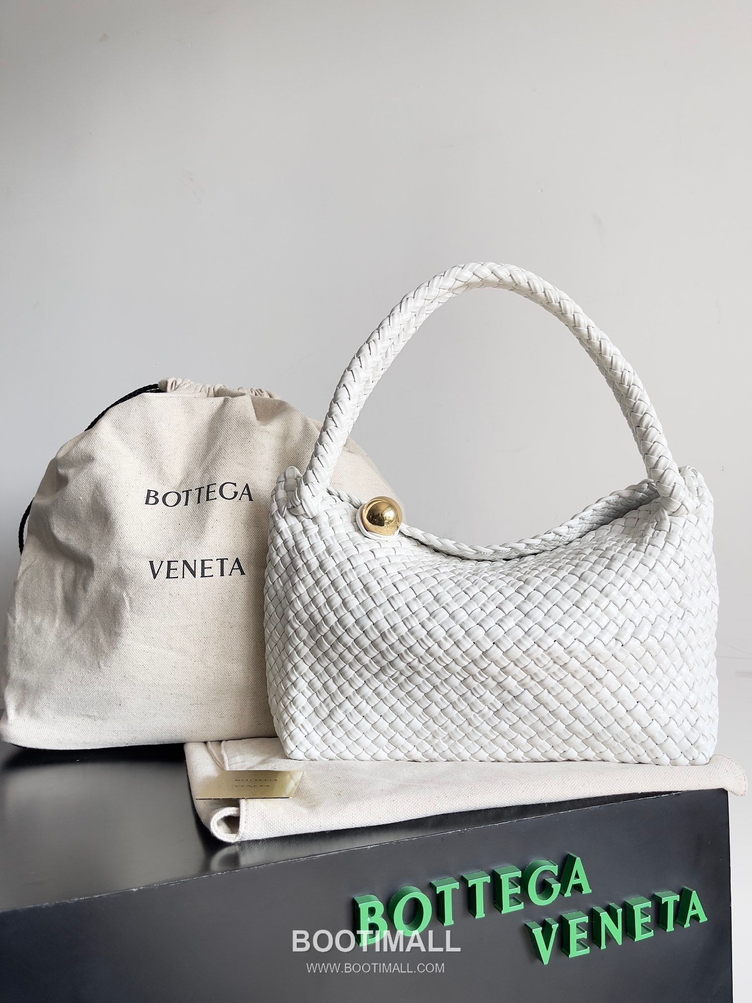 Bottega Veneta Tosca Intrecciato Nappa Leather Shoulder Bag 보테가베네타 토스카 인트레치아토 나파 숄더백 27cm 1