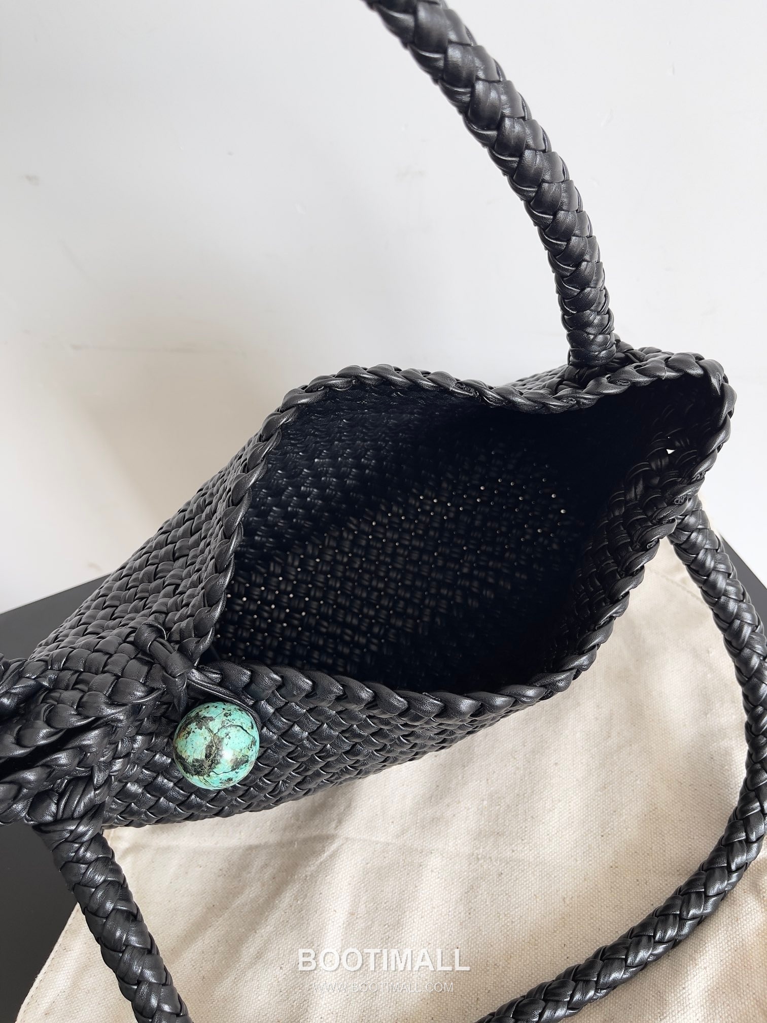 Bottega Veneta Tosca Intrecciato Nappa Leather Shoulder Bag 보테가베네타 토스카 인트레치아토 나파 숄더백 27cm 7