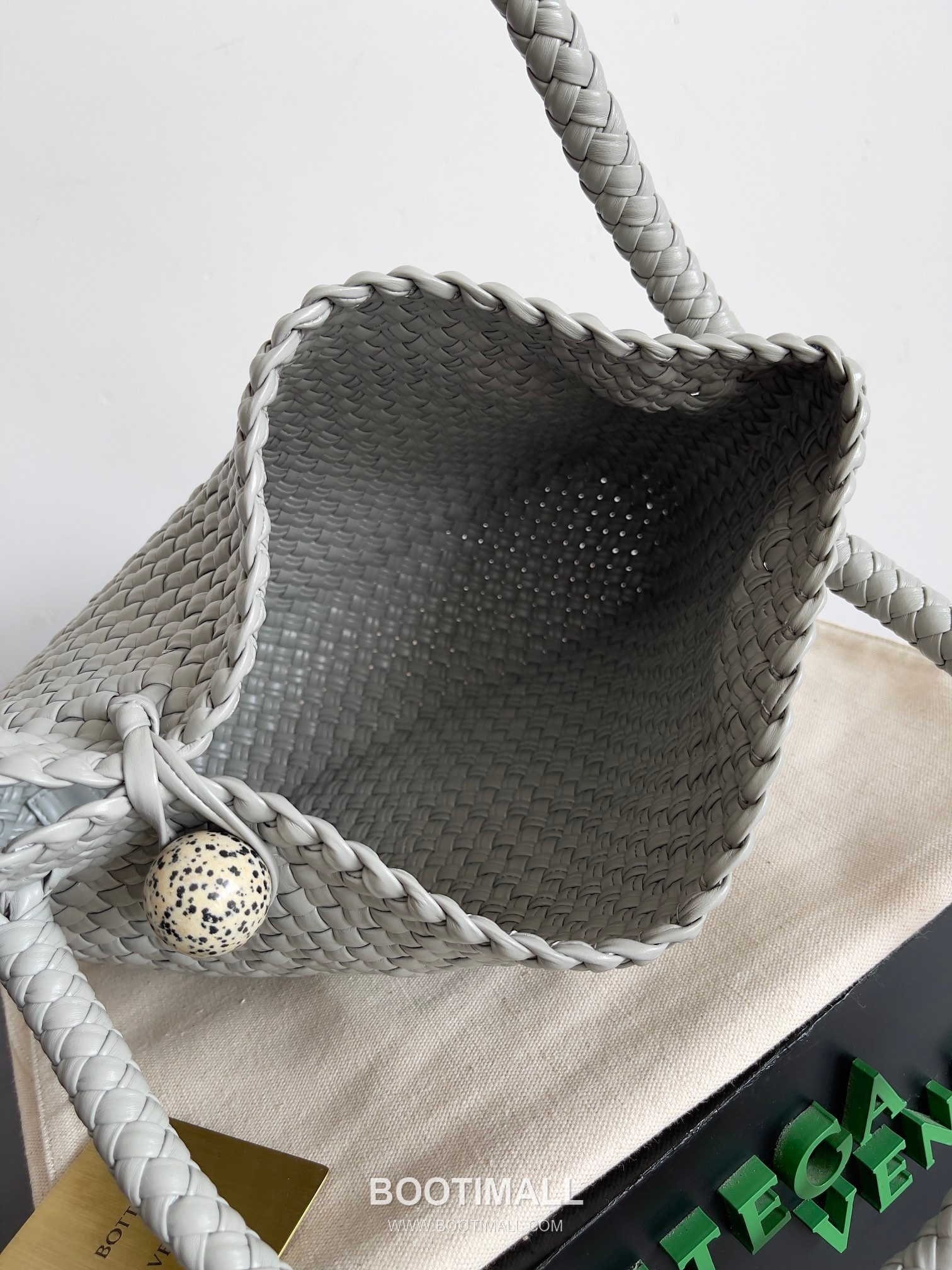 Bottega Veneta Tosca Intrecciato Nappa Leather Shoulder Bag 보테가베네타 토스카 인트레치아토 나파 숄더백 27cm 7