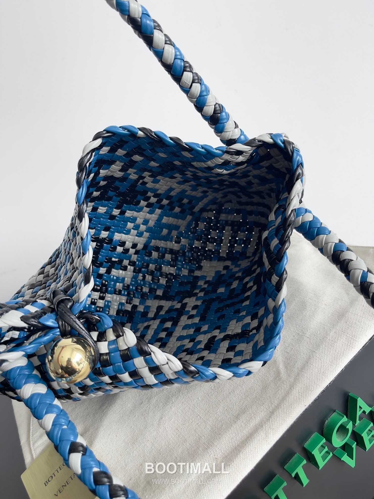 Bottega Veneta Tosca Intrecciato Nappa Leather Shoulder Bag 보테가베네타 토스카 인트레치아토 나파 숄더백 27cm 7