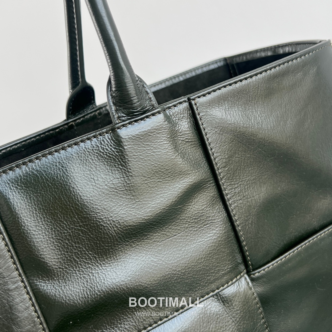 Bottega Veneta Arco Intrecciato Calfskin Leather Tote Bag 보테가베네타 아르코 인트레치아토 카프스킨 토트백 47cm 6