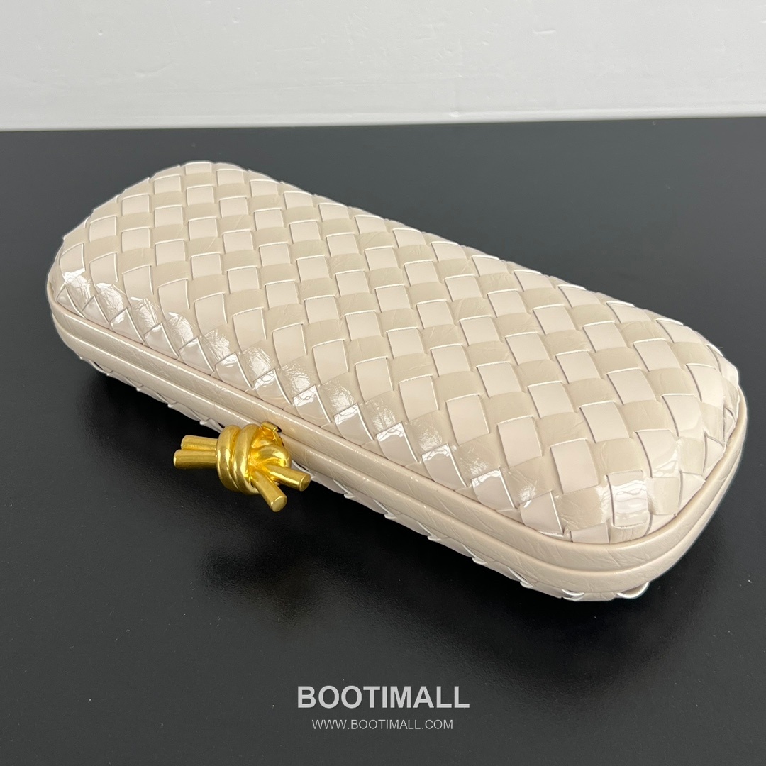 Bottega Veneta Knot Intrecciato Calfskin Evening Clutch Bag 보테가베네타 노트 인트레치아토 카프스킨 이브닝 클러치백 25cm 4