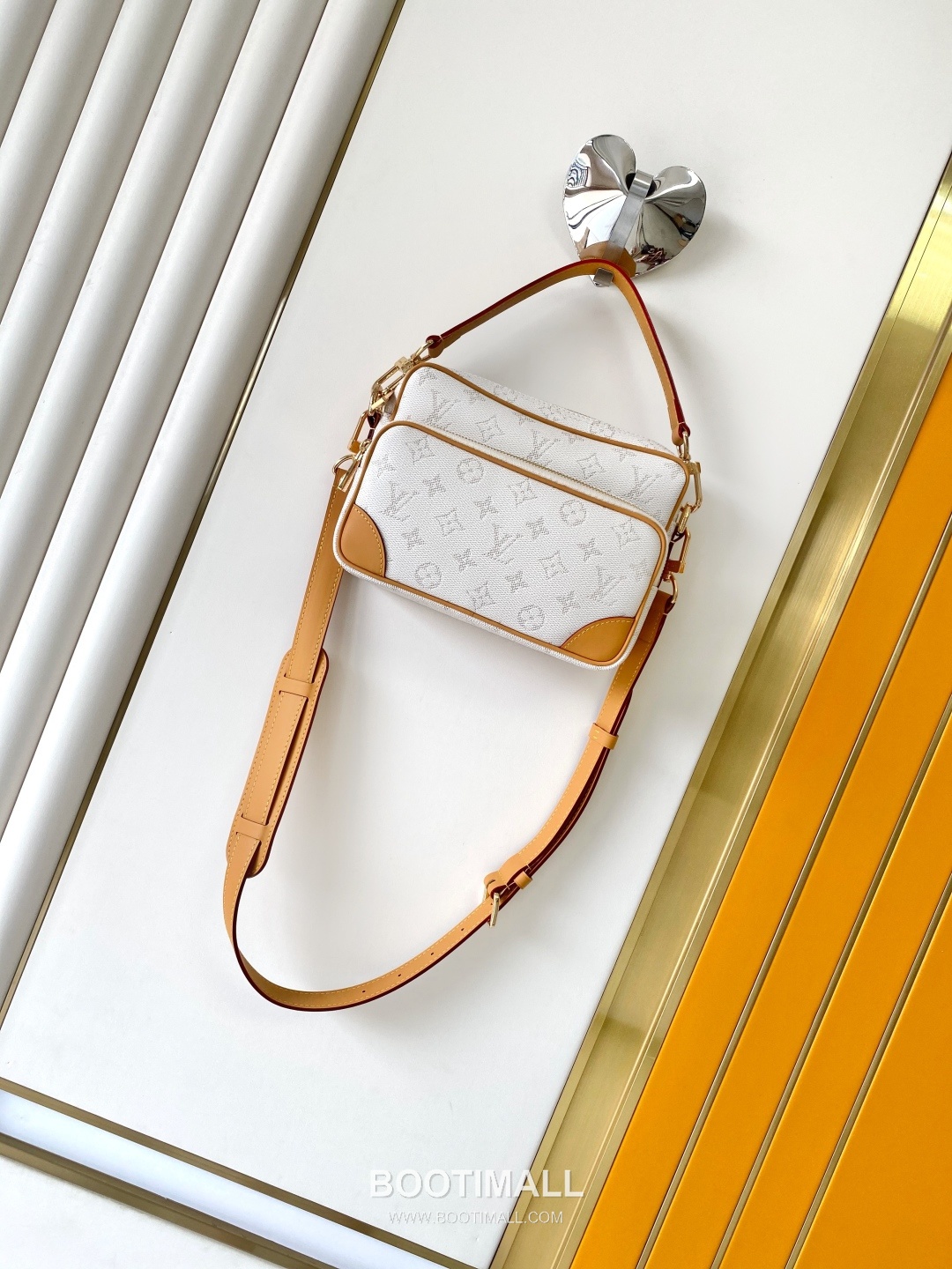 Louis Vuitton Nil Monogram Heritage Coated Canvas Bag 루이비통 닐 모노그램 M14682 헤리티지 코팅 캔버스 숄더백 25cm 1