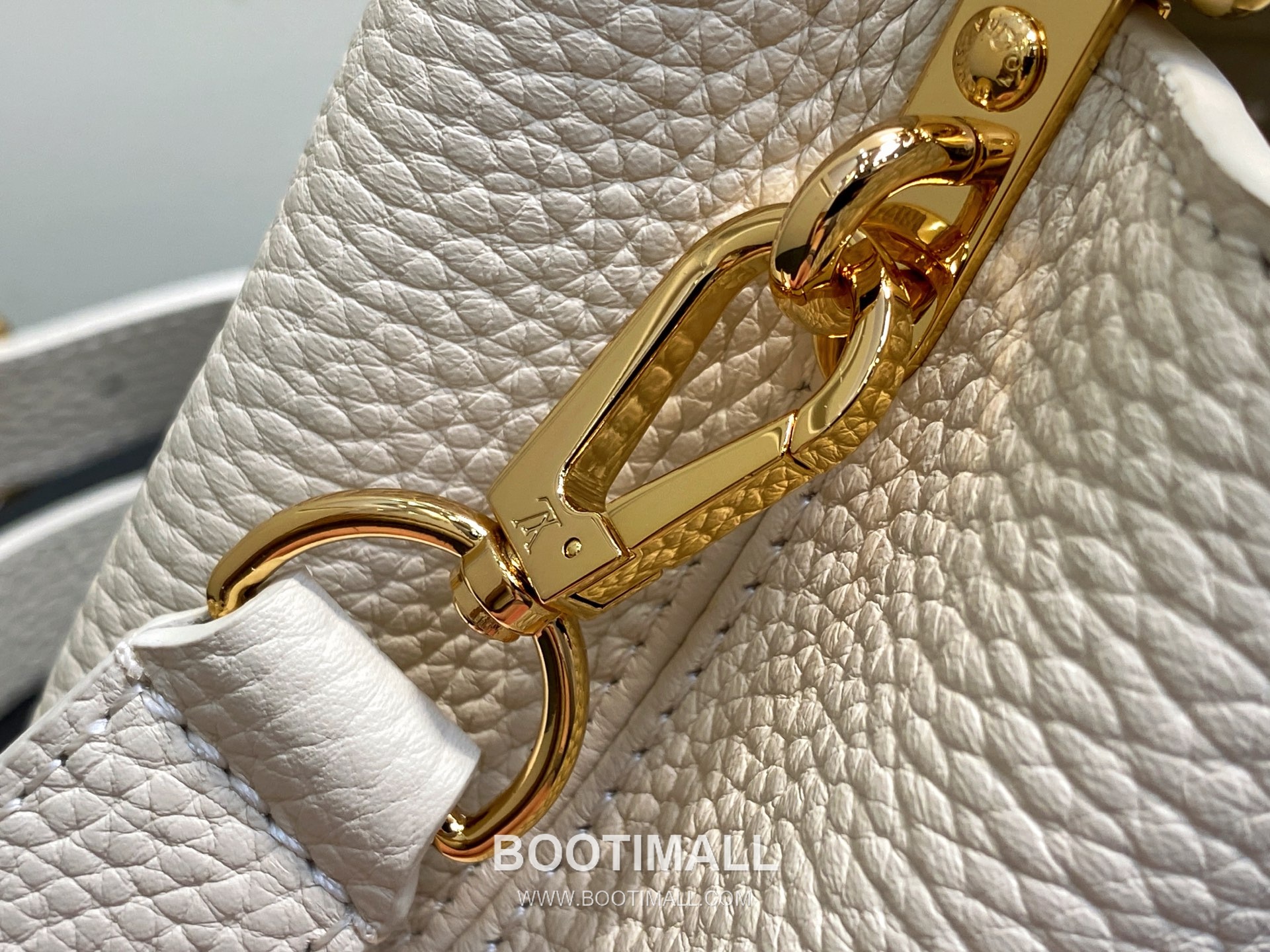 Louis Vuitton Capucines Mini Taurillon Leather Top Handle Bag M24545 루이비통 카퓌신 미니 토리용 레더 탑핸들백 21cm 8