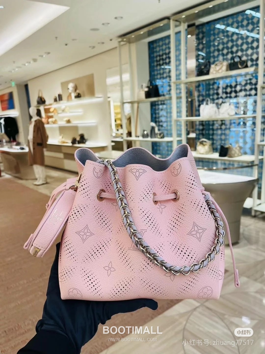 Louis Vuitton Marina Bella Perforated Monogram Calfskin Pink Bucket Bag 루이비통 마리나 벨라 퍼포레이티드 모노그램 카프스킨 핑크 버킷백 22cm 6
