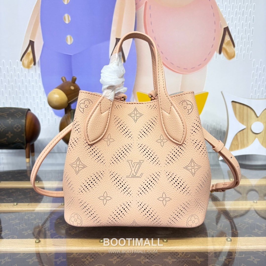 Louis Vuitton Blossom Mahina Perforated Monogram Calfskin Leather Bag M13839 루이비통 블로썸 마히나 퍼포레이티드 모노그램 카프스킨 숄더백 20cm 12