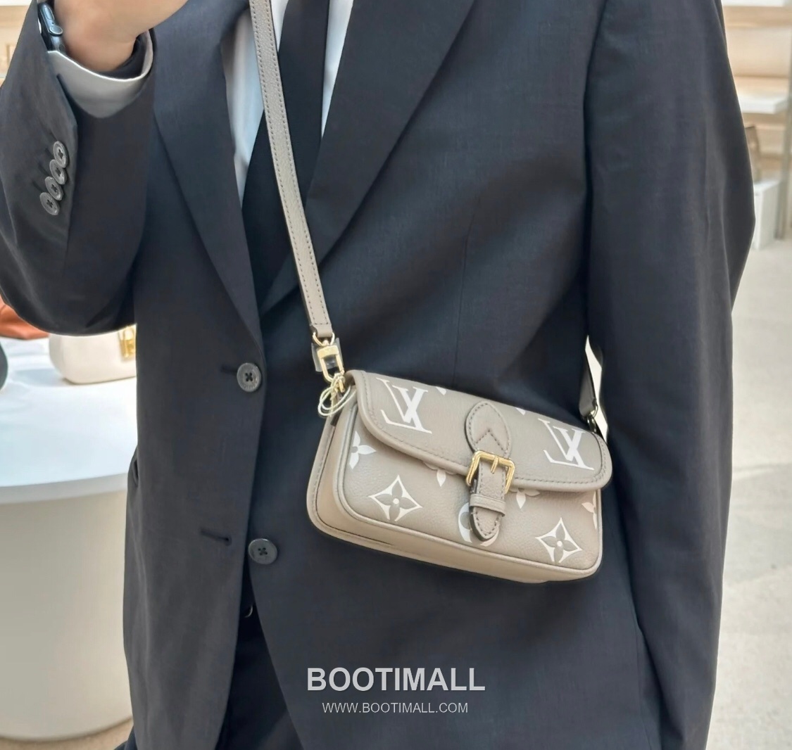 Louis Vuitton Nano Diane Monogram Empreinte Leather Shoulder Bag 루이비통 나노 다이앤 모노그램 앙프렝뜨 숄더백 19cm 4