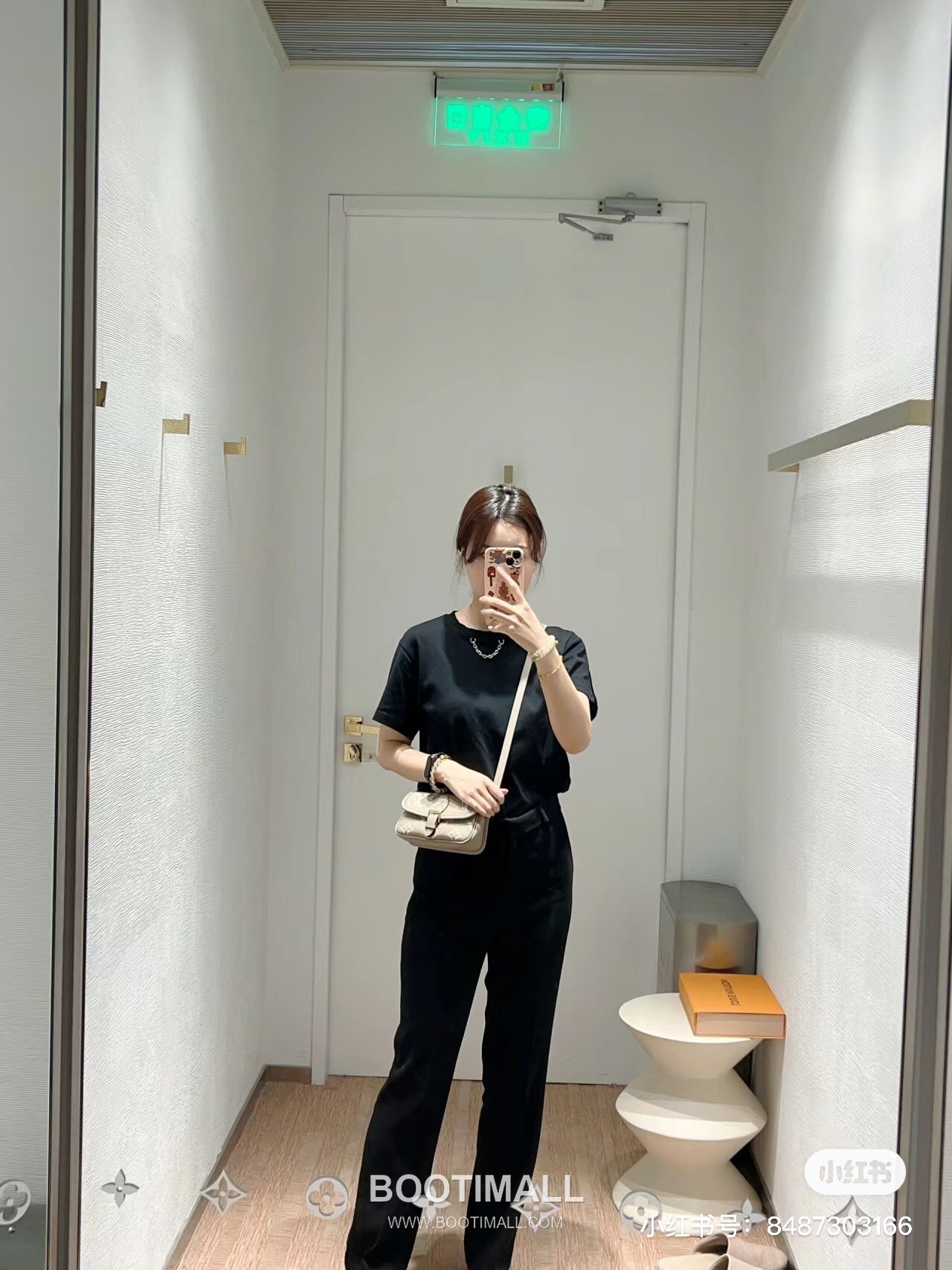 Louis Vuitton Nano Diane Monogram Empreinte Leather Shoulder Bag 루이비통 나노 다이앤 모노그램 앙프렝뜨 숄더백 19cm 5