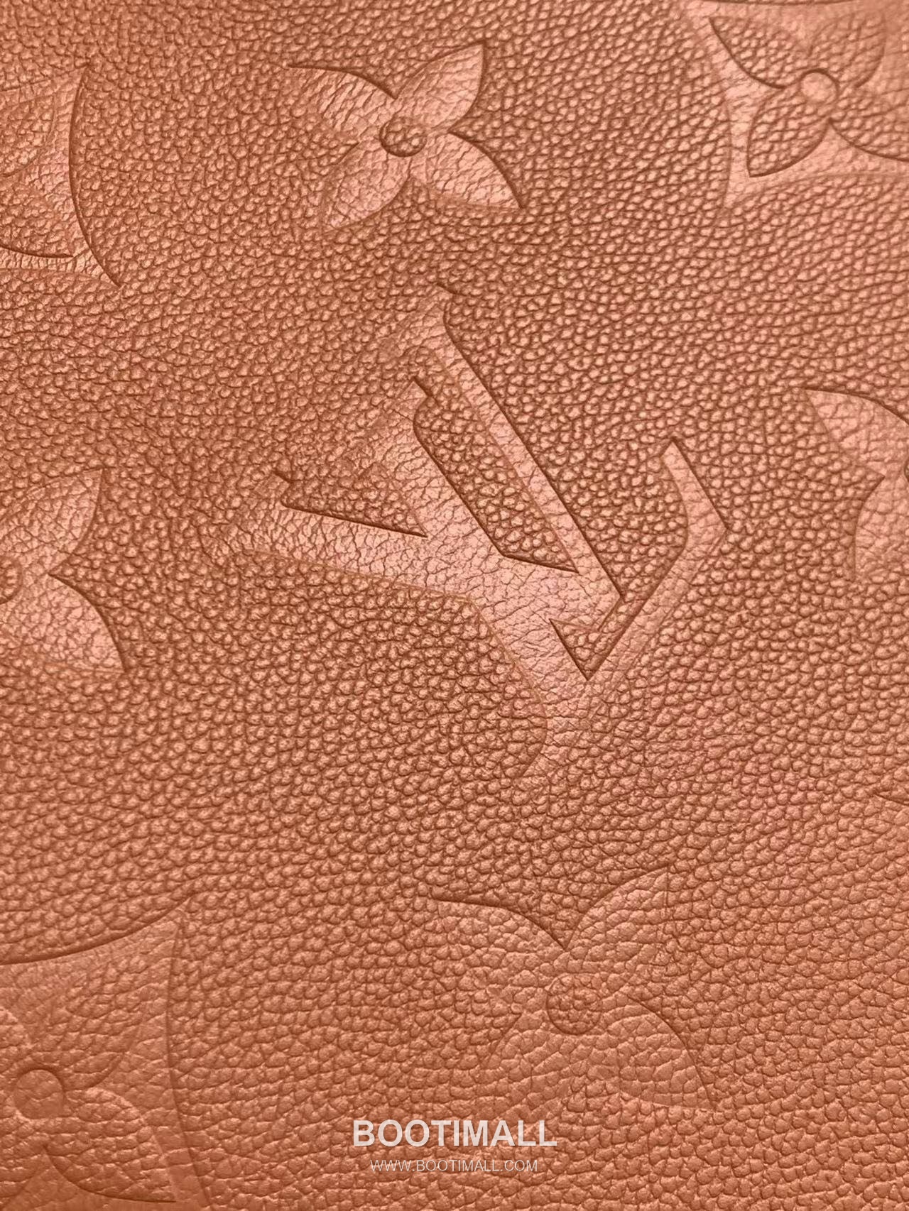 Louis Vuitton Neverfull MM M45686 Embossed Leather Tote Bag 루이비통 네버풀 MM 엠보스드 가죽 토트백 32cm

--- 5