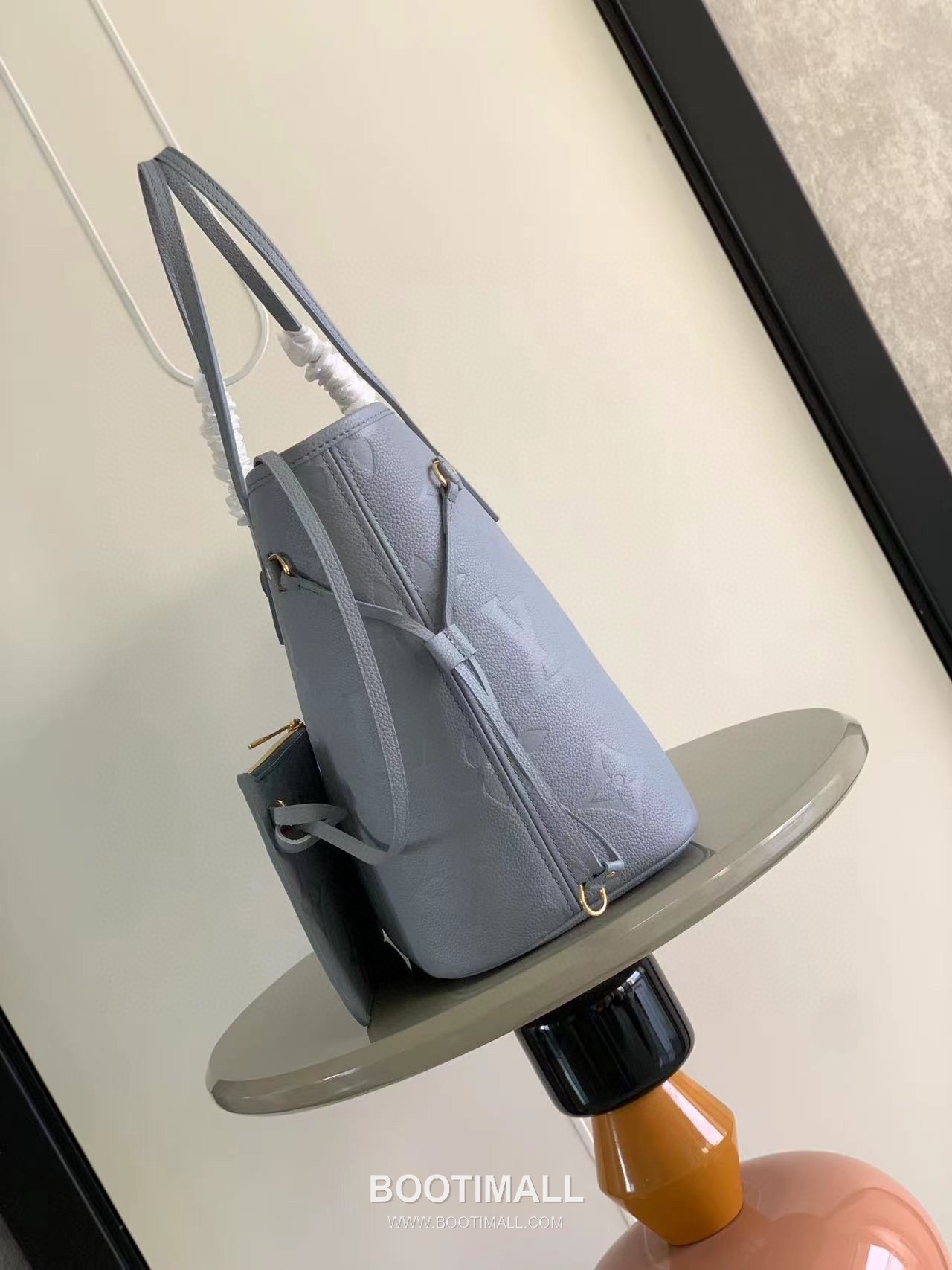 Louis Vuitton Neverfull MM M45686 Embossed Leather Tote Bag 루이비통 네버풀 MM 엠보스드 가죽 토트백 32cm

--- 2