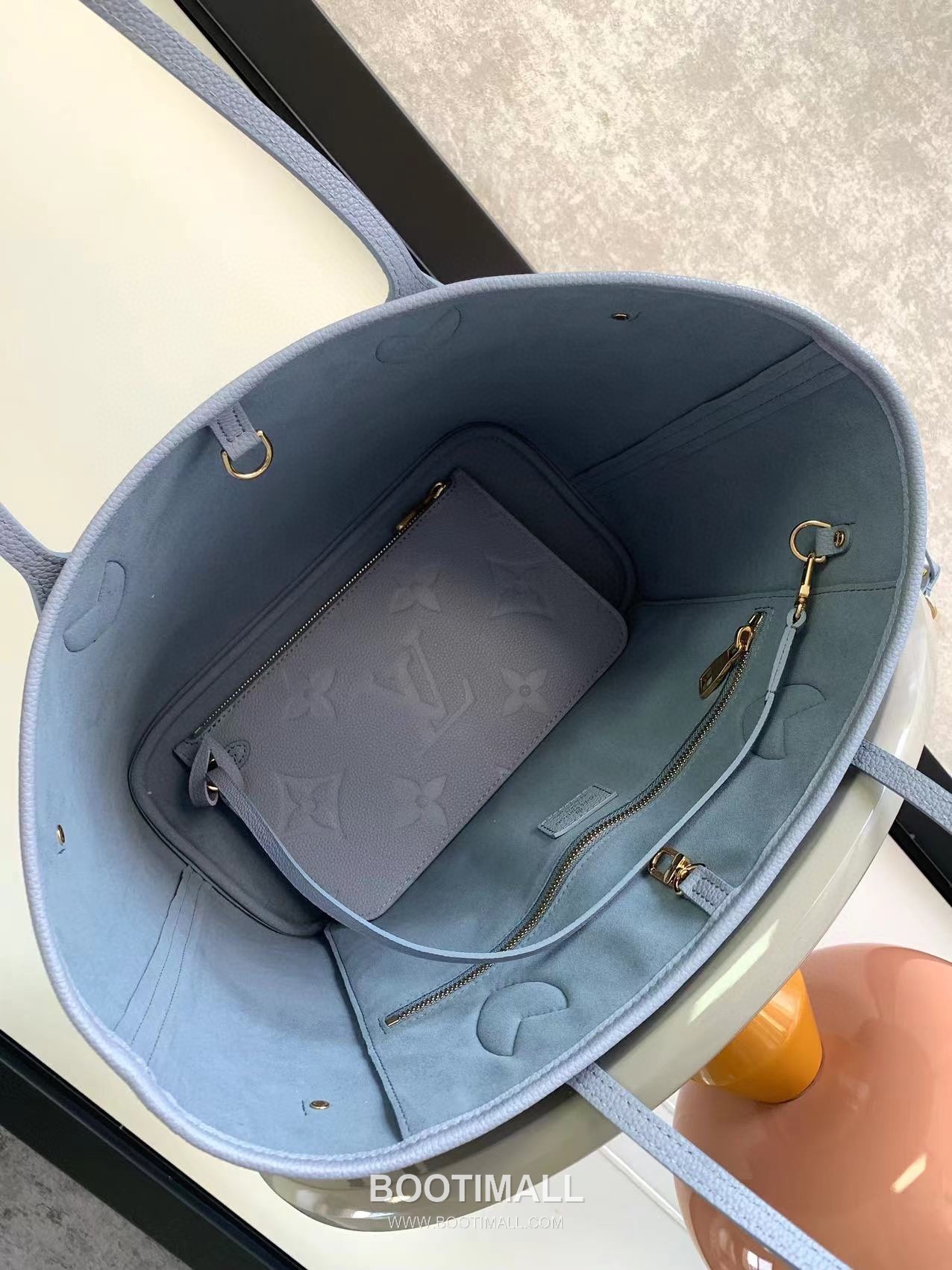 Louis Vuitton Neverfull MM M45686 Embossed Leather Tote Bag 루이비통 네버풀 MM 엠보스드 가죽 토트백 32cm

--- 7