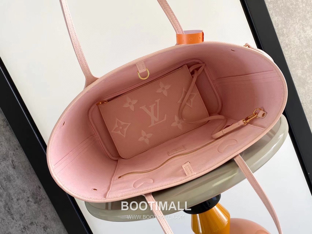 Louis Vuitton Neverfull MM M45686 Embossed Leather Tote Bag 루이비통 네버풀 MM 엠보스드 가죽 토트백 32cm

--- 8