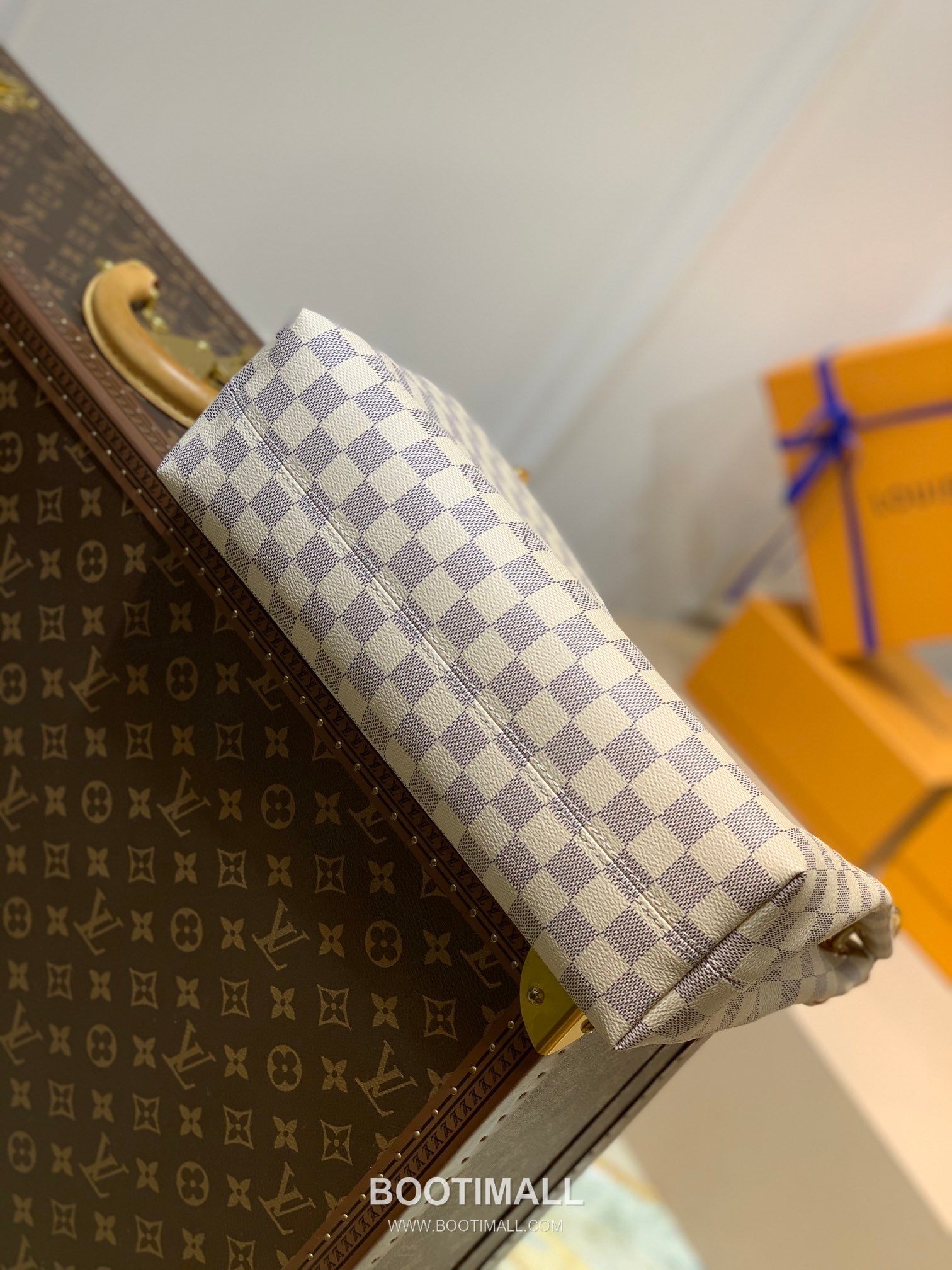 Louis Vuitton Graceful PM N42249 Damier Azur Coated Canvas Shoulder Bag 루이비통 그레이스풀 PM 다미에 아주르 코팅 캔버스 숄더백 35cm 4