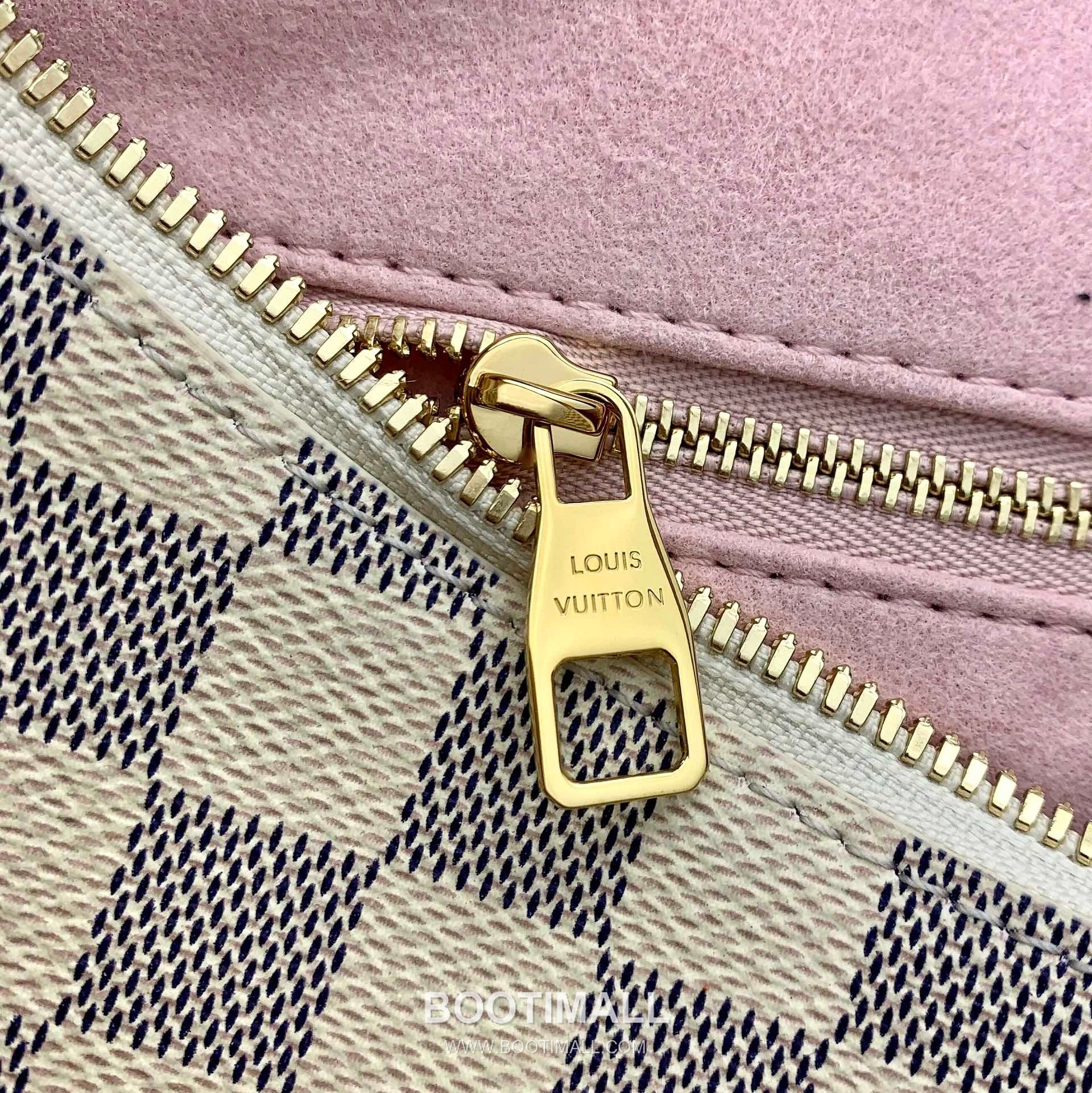 Louis Vuitton Slouchy MM M00126 Damier Azur Coated Canvas Shoulder Bag 루이비통 슬라우치 MM 다미에 아주르 코팅 캔버스 숄더백 40cm 6