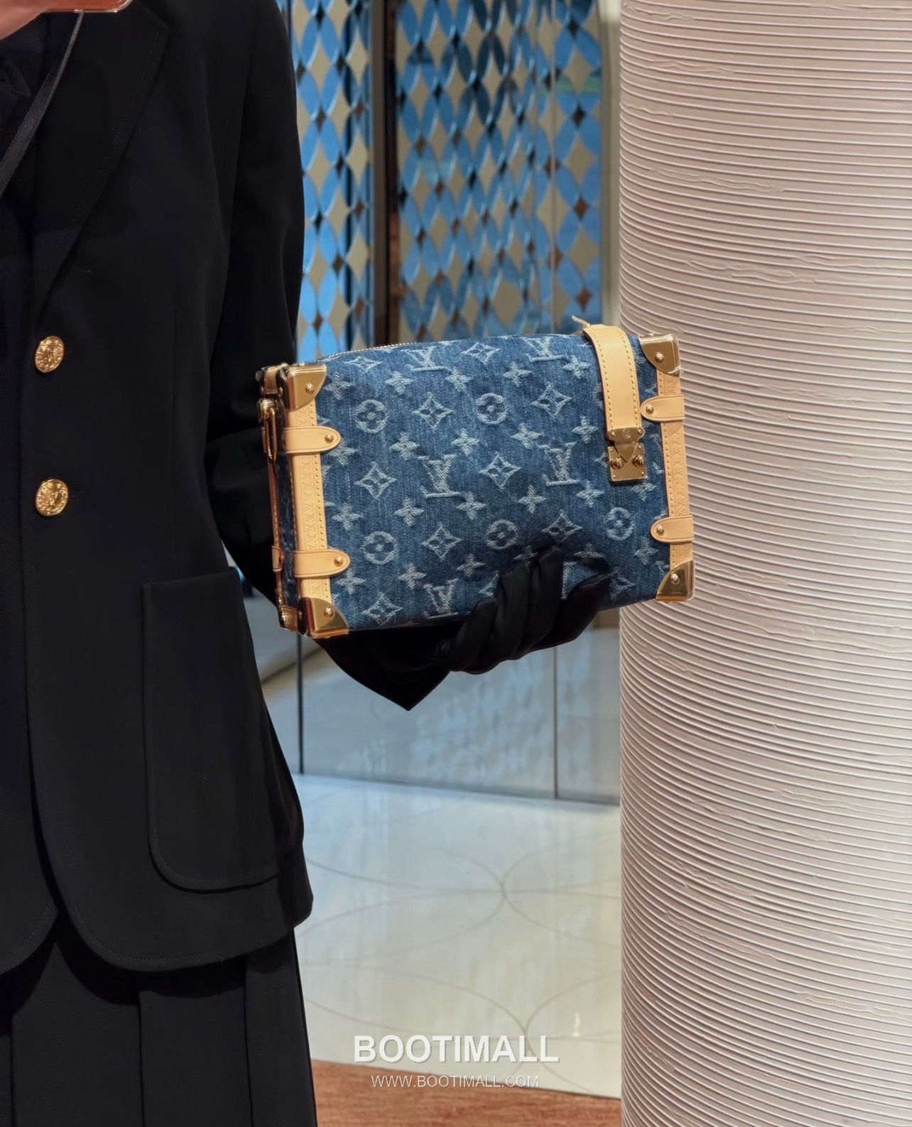 Louis Vuitton Side Trunk MM M27450 Monogram Denim Canvas Shoulder Bag 루이비통 사이드 트렁크 MM 모노그램 데님 캔버스 숄더백 23.5cm 9