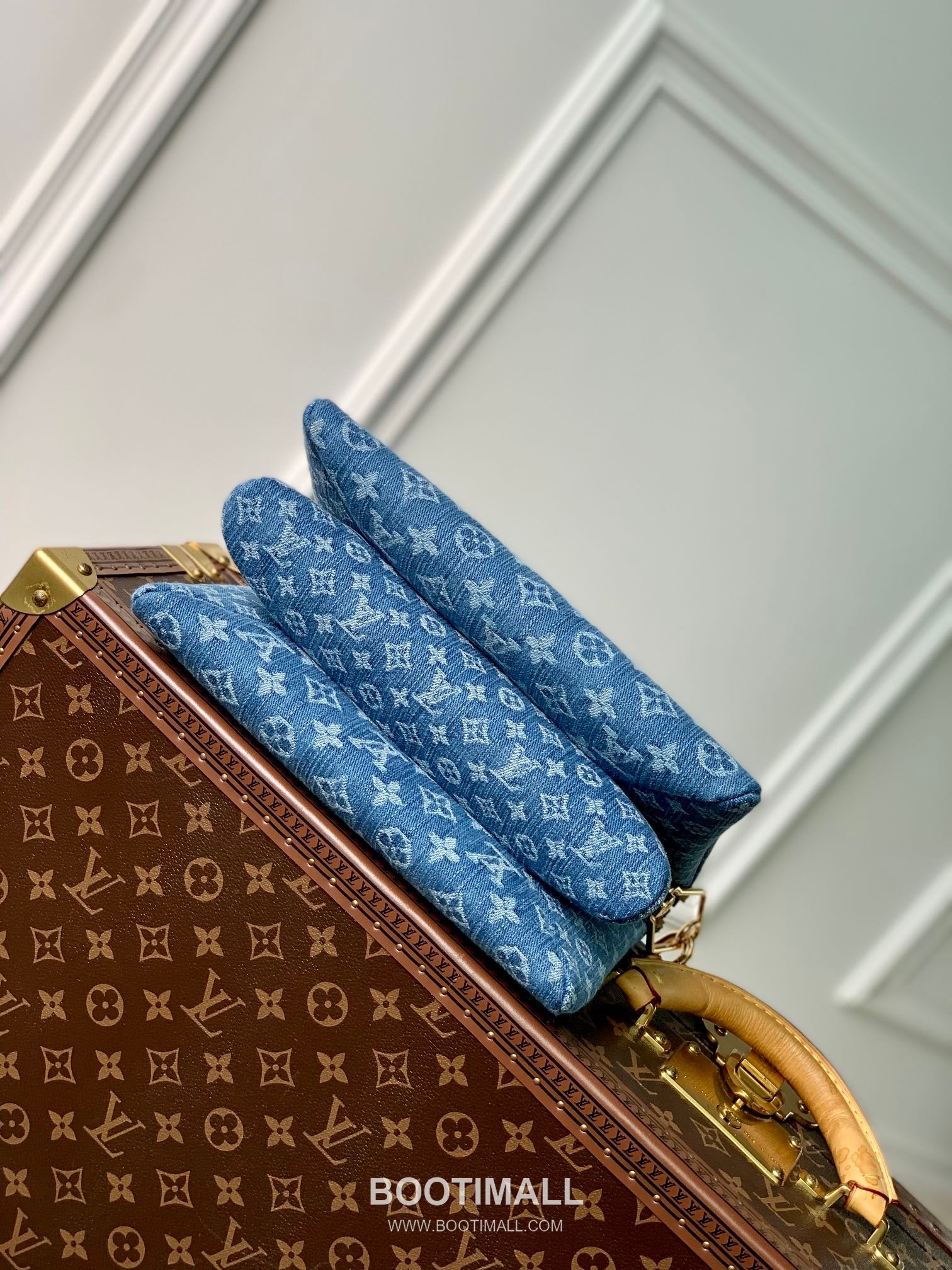 Louis Vuitton Coussin PM M24564 Monogram Denim Canvas Shoulder Bag 루이비통 쿠션 PM 모노그램 데님 캔버스 숄더백 26cm 4