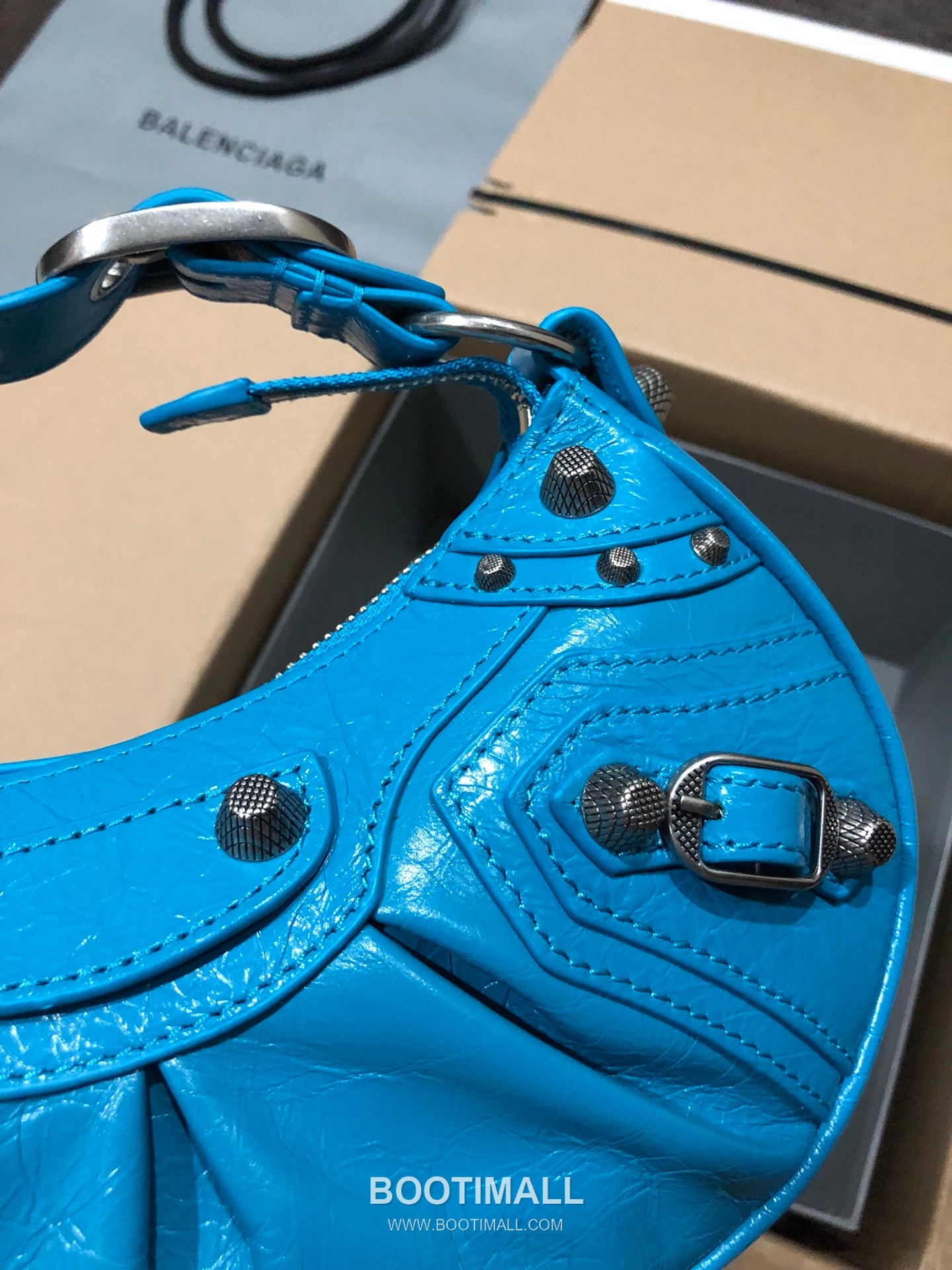 Balenciaga Le Cagole Small Hobo Bag Leather Shoulder & Crossbody Bag 발렌시아가 르 카골 스몰 호보백 레더 숄더 크로스백 26cm 2