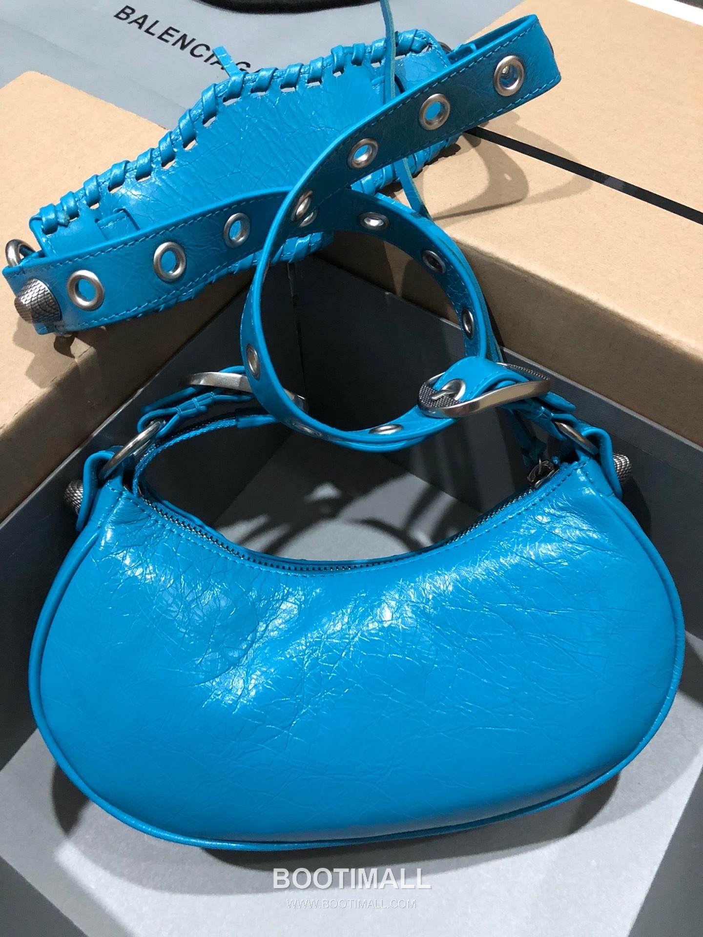 Balenciaga Le Cagole Small Hobo Bag Leather Shoulder & Crossbody Bag 발렌시아가 르 카골 스몰 호보백 레더 숄더 크로스백 26cm 5