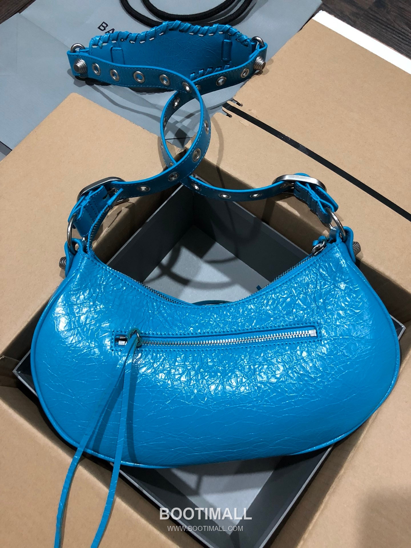 Balenciaga Le Cagole Large Hobo Bag Leather Shoulder & Crossbody Bag 발렌시아가 르 카골 라지 호보백 레더 숄더 크로스백 33cm 5
