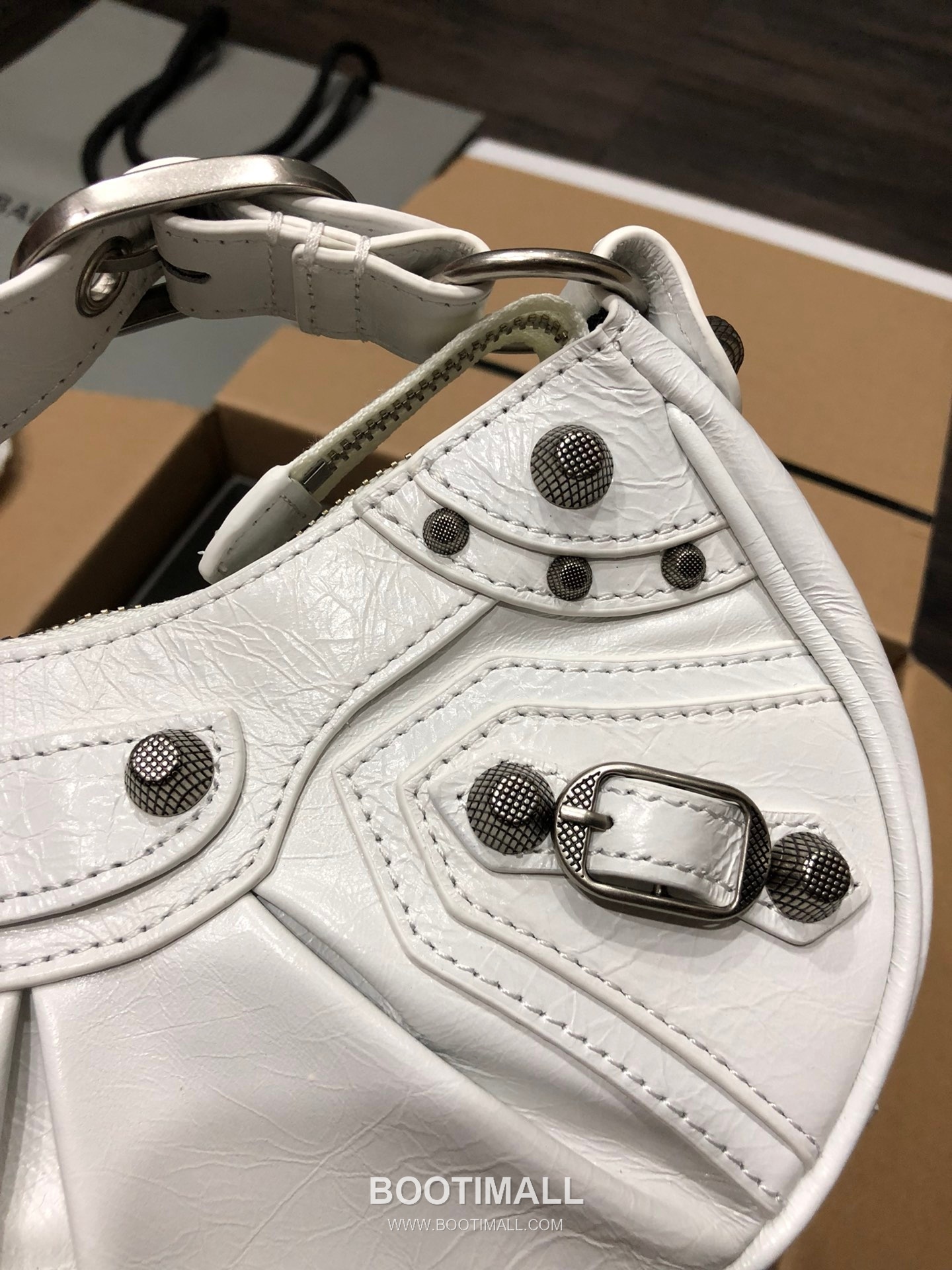 Balenciaga Le Cagole Small Hobo Bag Leather Shoulder & Crossbody Bag 발렌시아가 르 카골 스몰 호보백 레더 숄더 크로스백 26cm 6