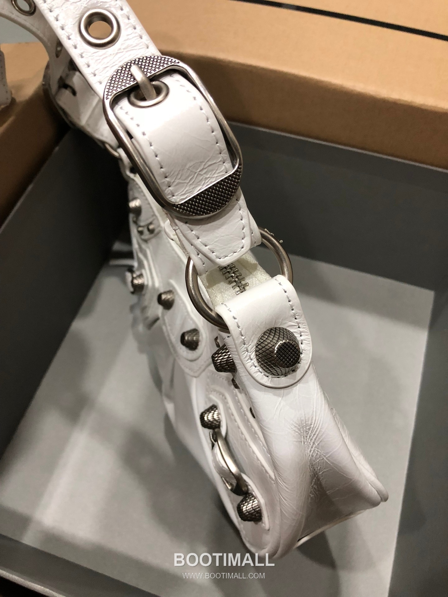 Balenciaga Le Cagole Small Hobo Bag Leather Shoulder & Crossbody Bag 발렌시아가 르 카골 스몰 호보백 레더 숄더 크로스백 26cm 7