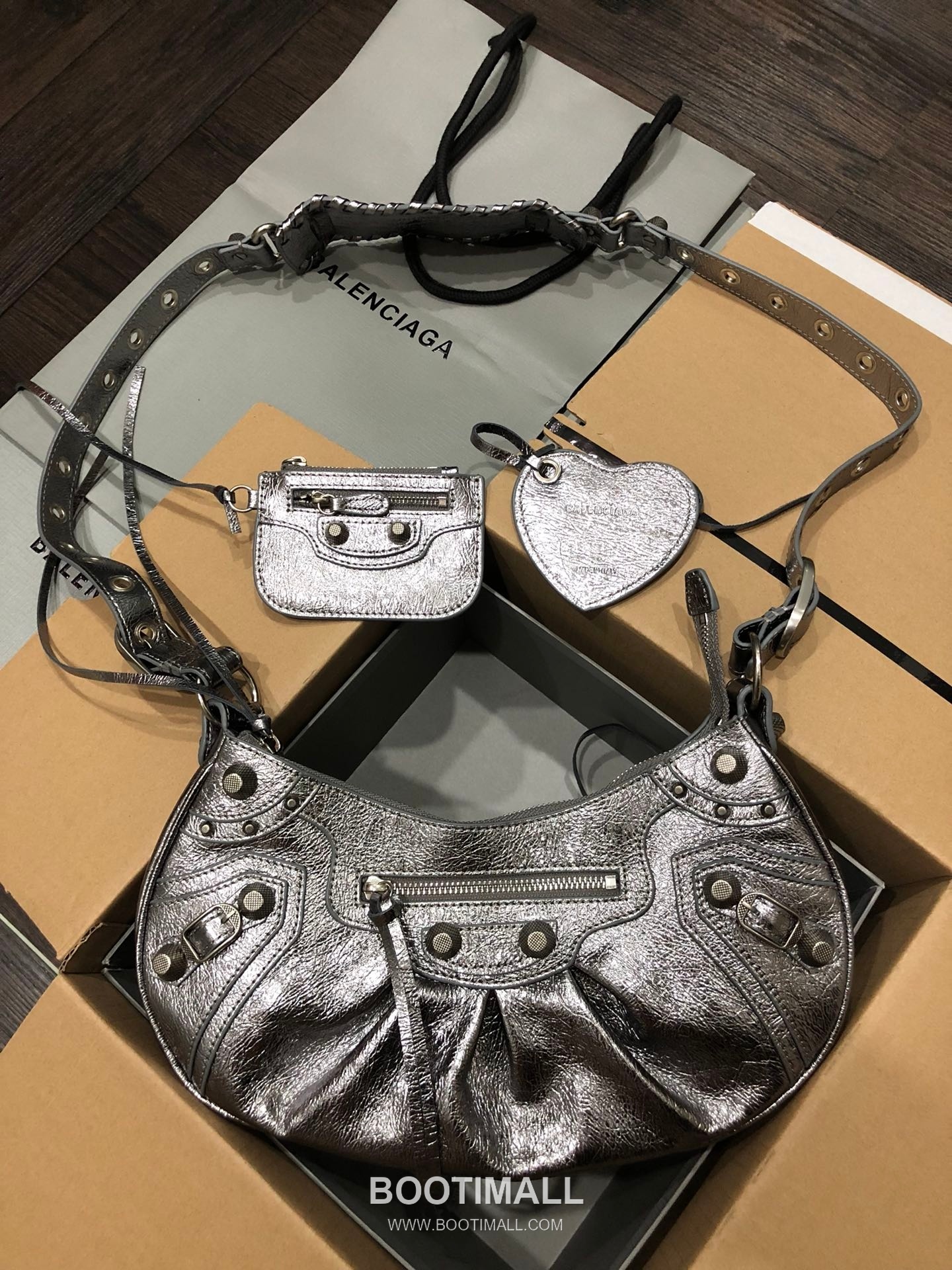 Balenciaga Le Cagole Large Hobo Bag Leather Shoulder & Crossbody Bag 발렌시아가 르 카골 라지 호보백 레더 숄더 크로스백 33cm 1