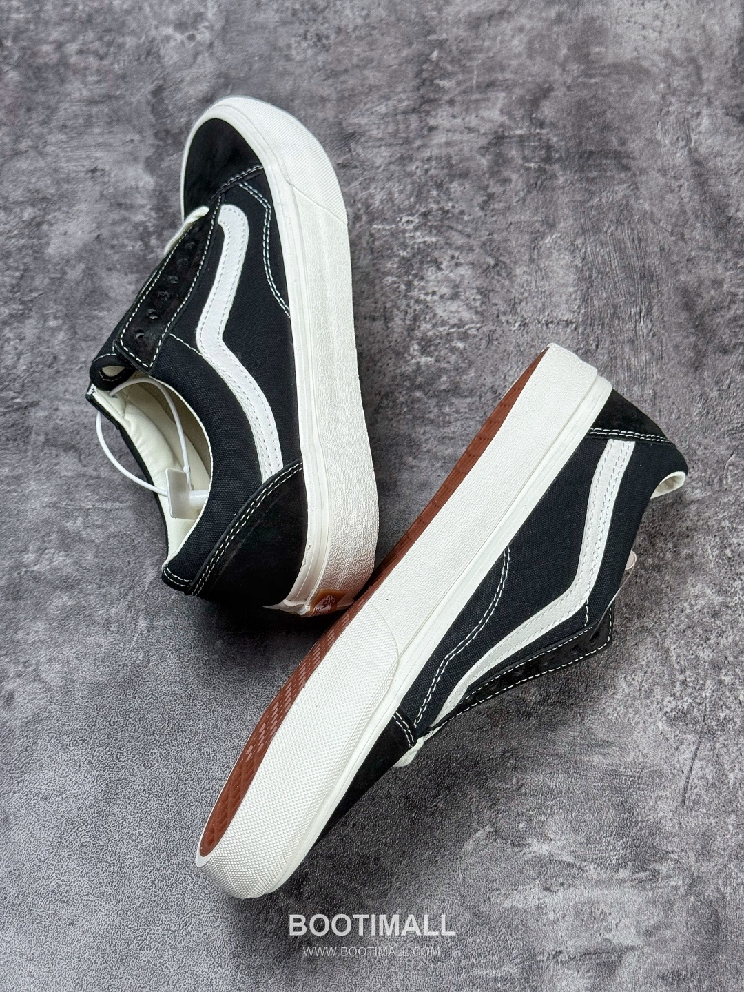 Vans Old Skool VR3 Canvas Low Sneakers 반스 올드스쿨 VR3 캔버스 로우 스니커즈

--- 3