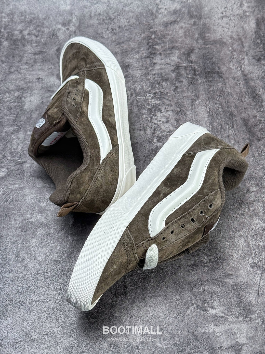 Vans Knu Skool Suede Low Sneakers 반스 뉴스쿨 스웨이드 로우 스니커즈

--- 3