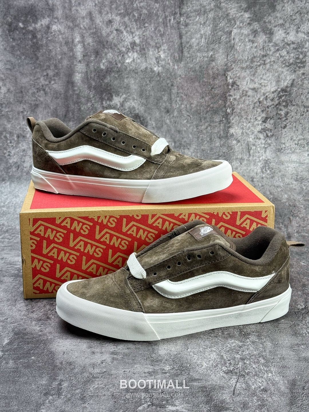 Vans Knu Skool Suede Low Sneakers 반스 뉴스쿨 스웨이드 로우 스니커즈

--- 4