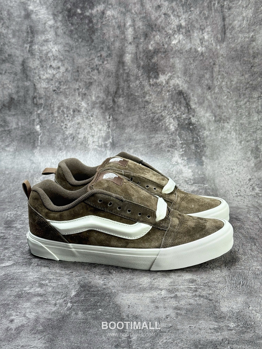 Vans Knu Skool Suede Low Sneakers 반스 뉴스쿨 스웨이드 로우 스니커즈

--- 5
